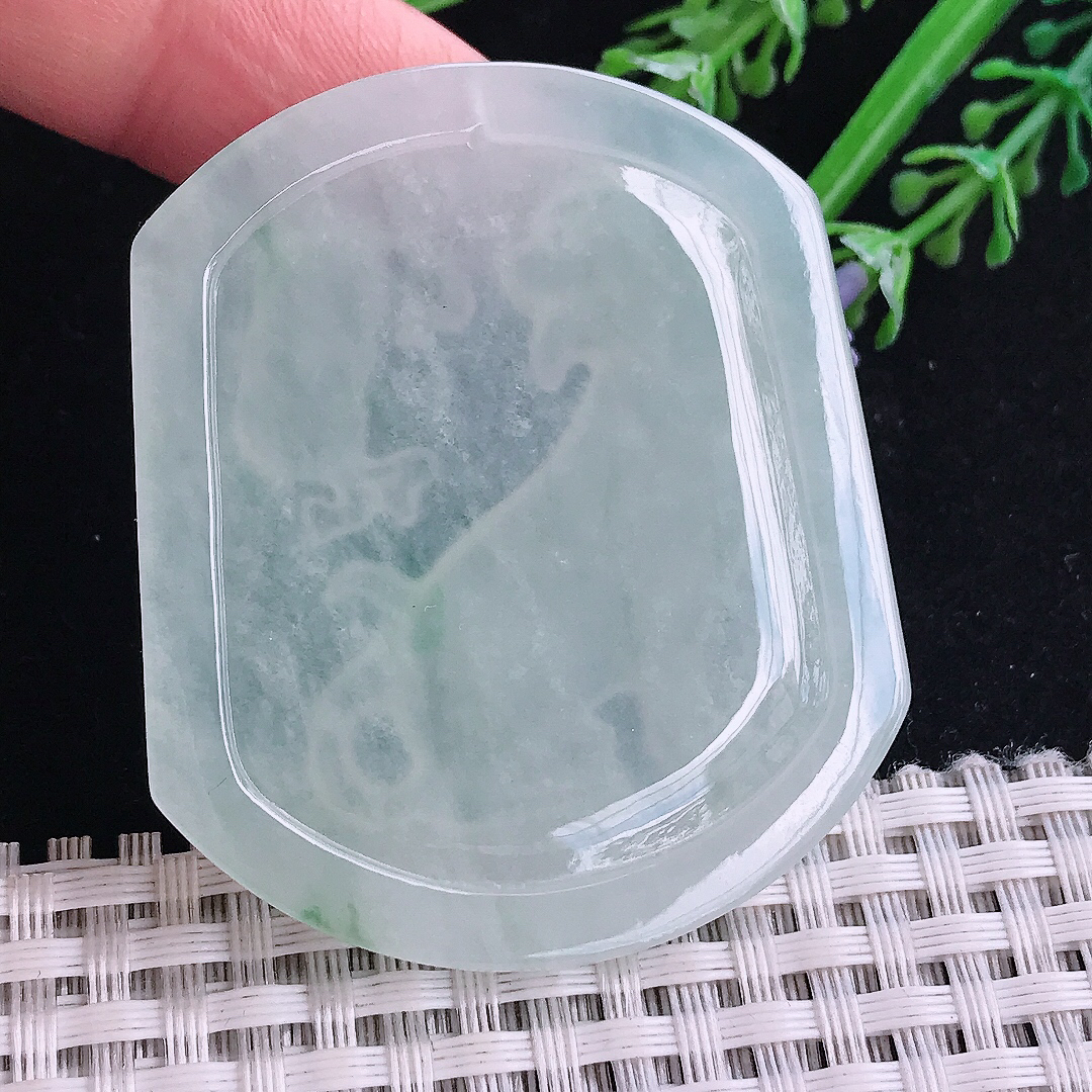 实拍A货翡翠52.8/45/5.1老坑冰纯期间冰晴旺财生肖狗吊坠翡翠玉挂件