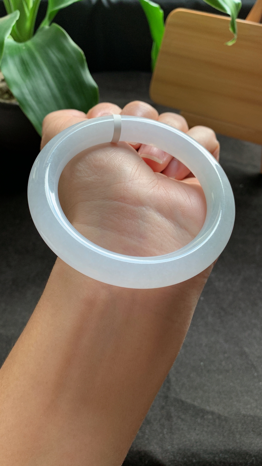 56圈口 天然A货翡翠手镯 圆条 种水好 小清新