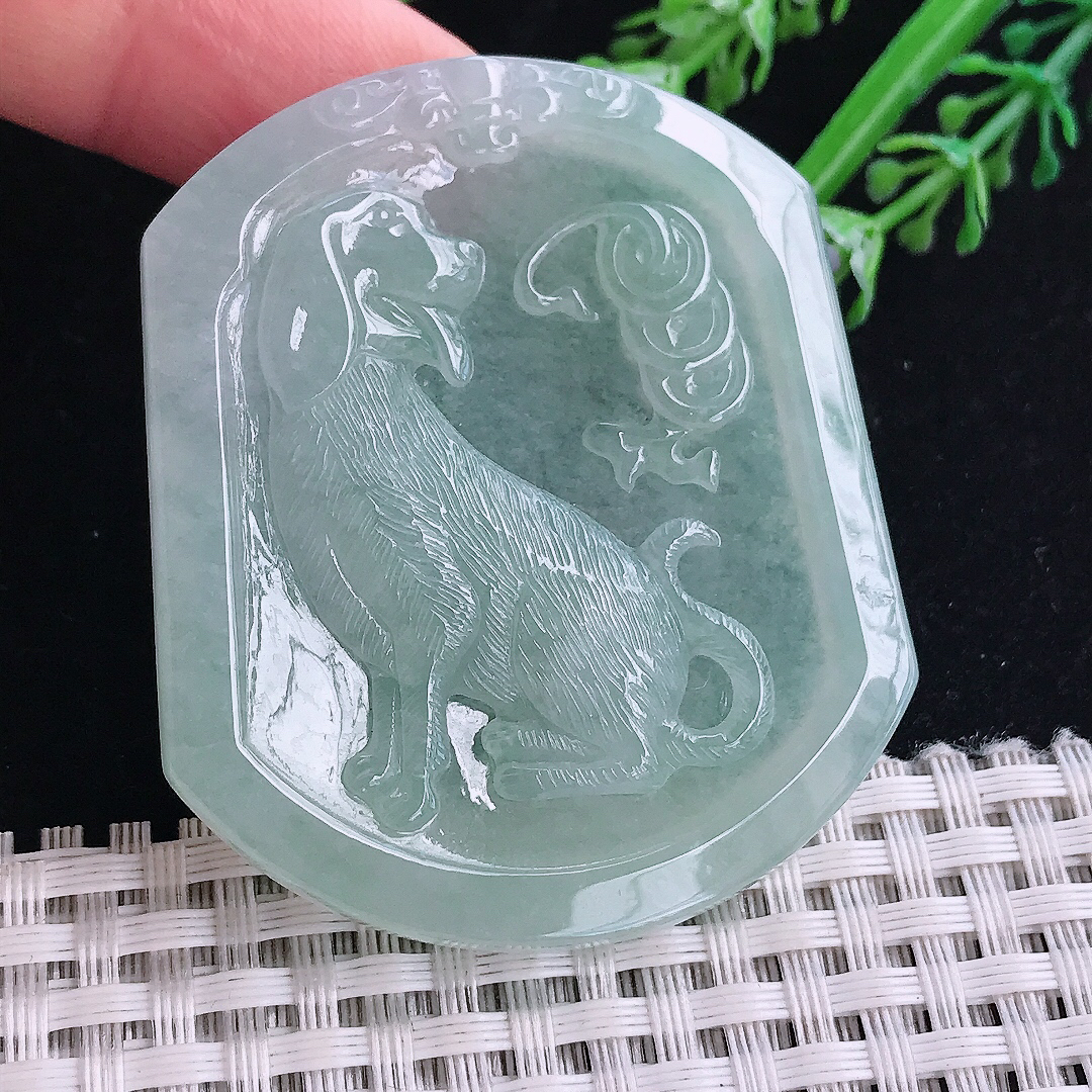 实拍A货翡翠54.6/46/5.2老坑冰胶果冻冰晴绿生肖狗牌吊坠翡翠玉挂件