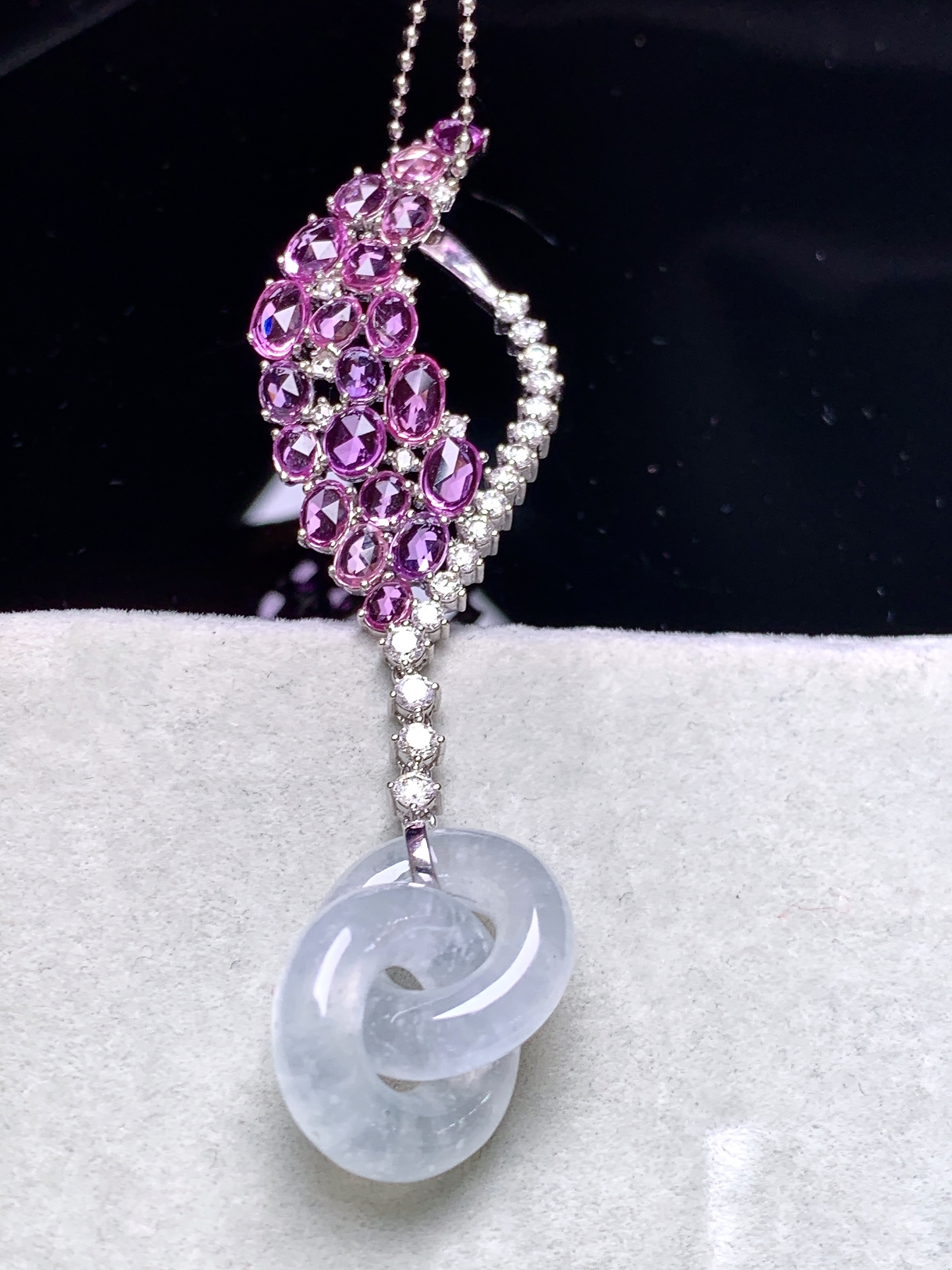 18k金钻粉宝石镶嵌冰种环环相扣耳坠 玉质细腻 色泽艳丽清新 水润亮眼 整体尺寸69*15*4.8m5