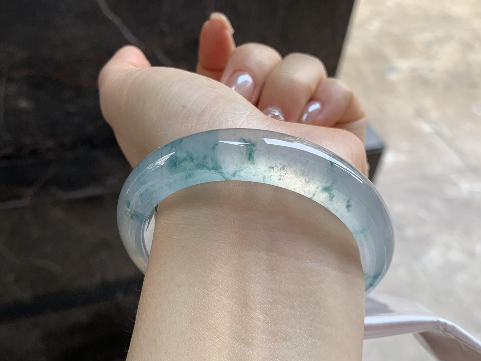 54.5-12.4-8.6

高冰种飘花手镯^_^冰味十足～蓝花灵动飘逸