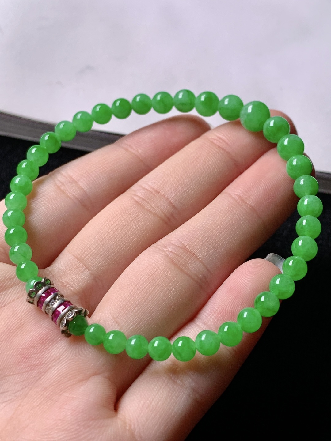 ️冰绿手链，色泽浓艳，尺寸3.7/6.5共39颗