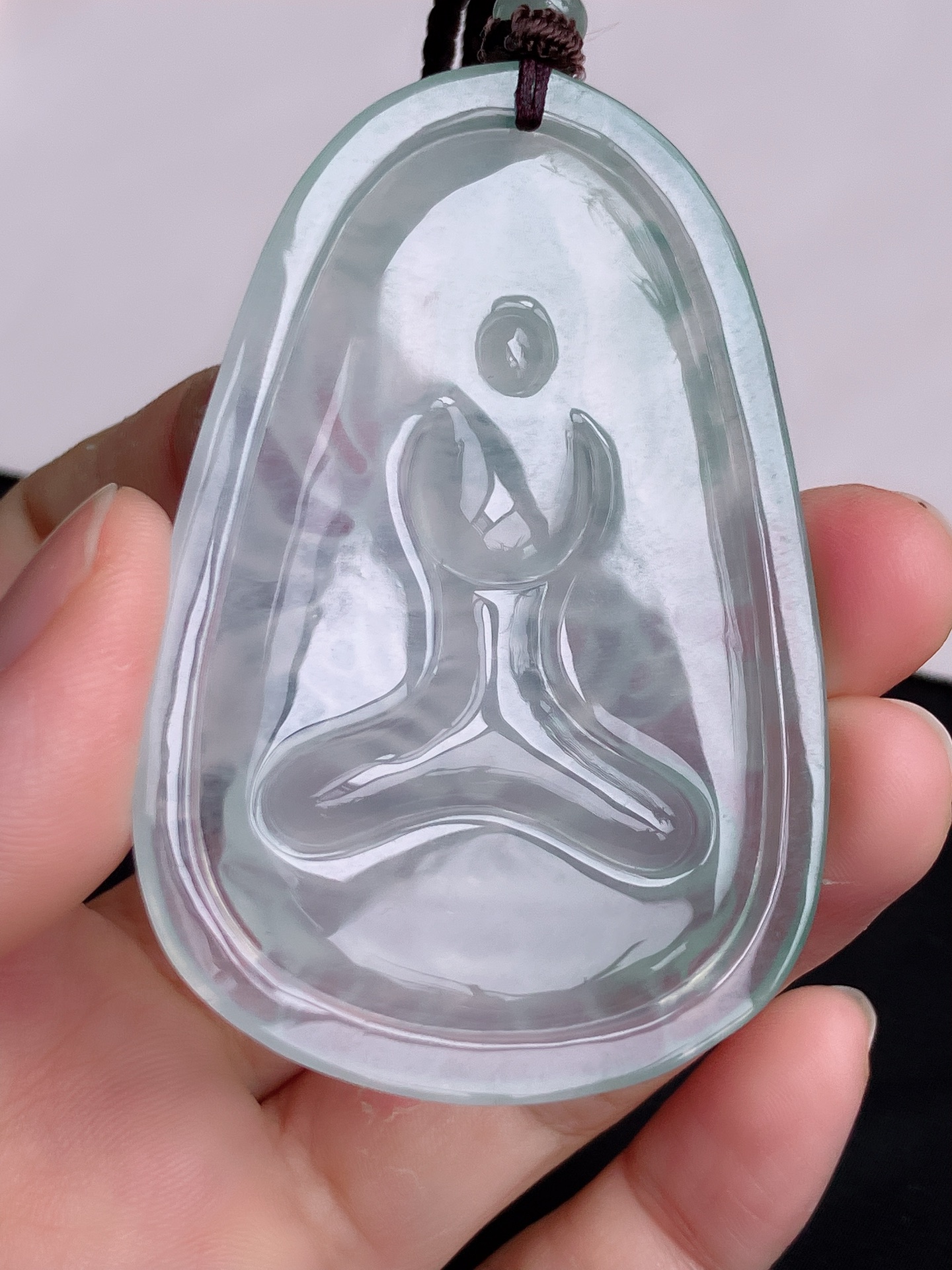 ️底色千手观音，晶莹剔透，尺寸68.8/46.5/6，自然光实拍