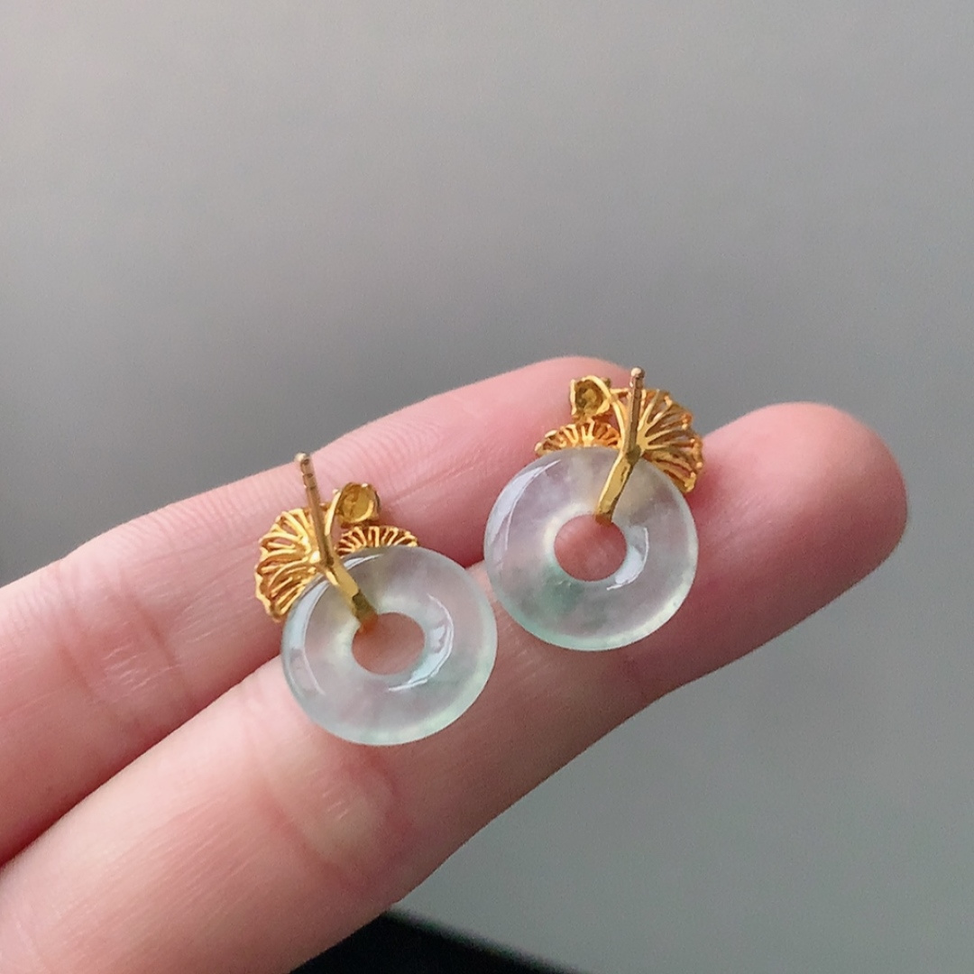 高冰飘花甜甜圈耳钉，种水好，冰润通透，上耳优雅迷人，货号79428，13.1-2.6