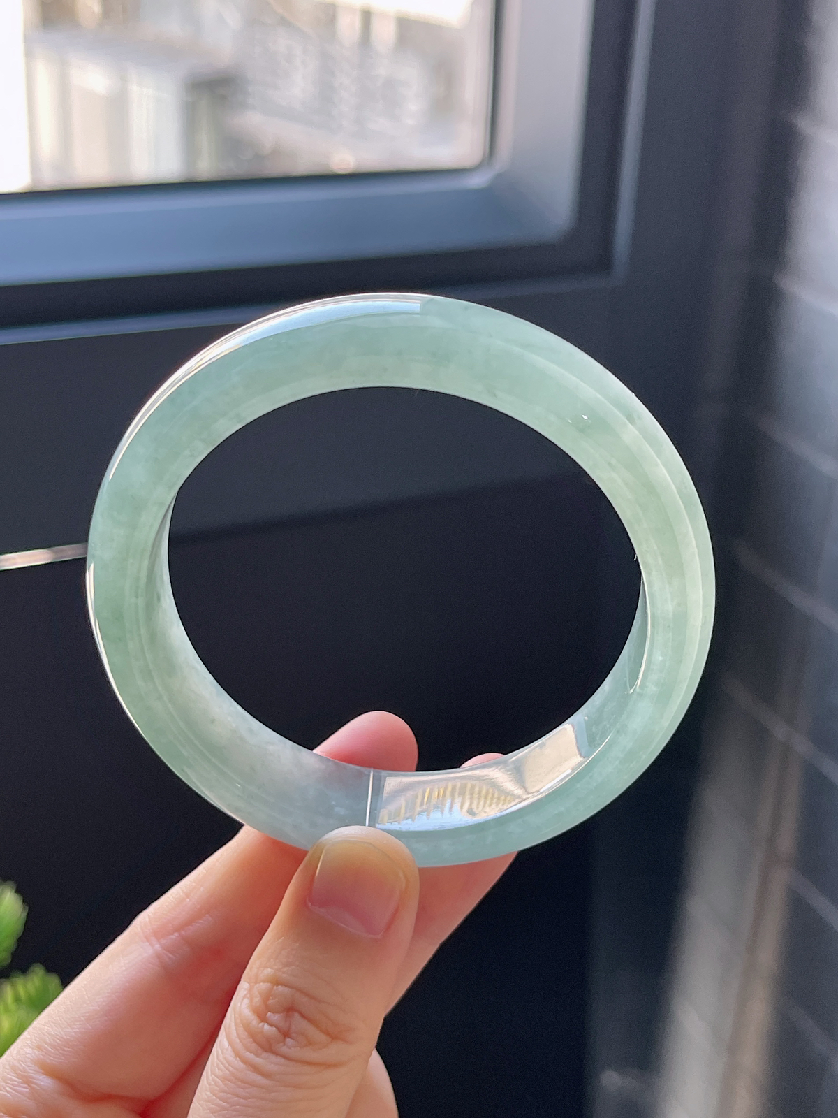 正圈56.9圈口，翡翠冰糯种灰绿色手镯