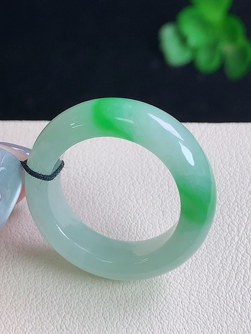 飘绿指环，无裂，尺寸17/6/4，14号，№:y28297  25