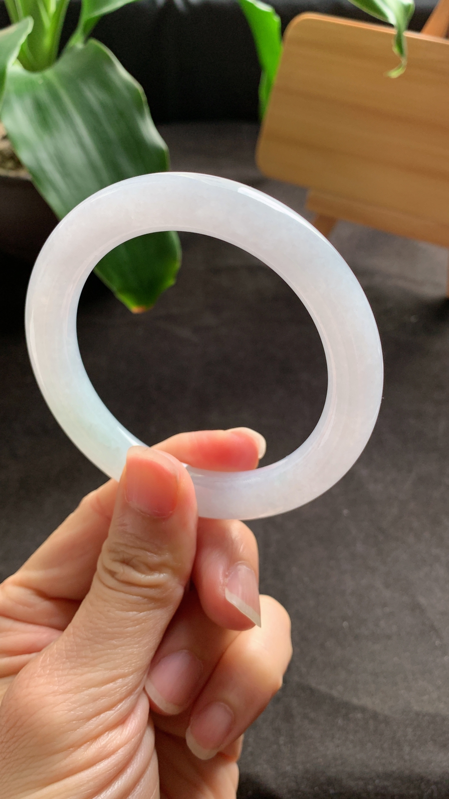 56圈口 天然A货翡翠手镯 圆条 种水好 小清新