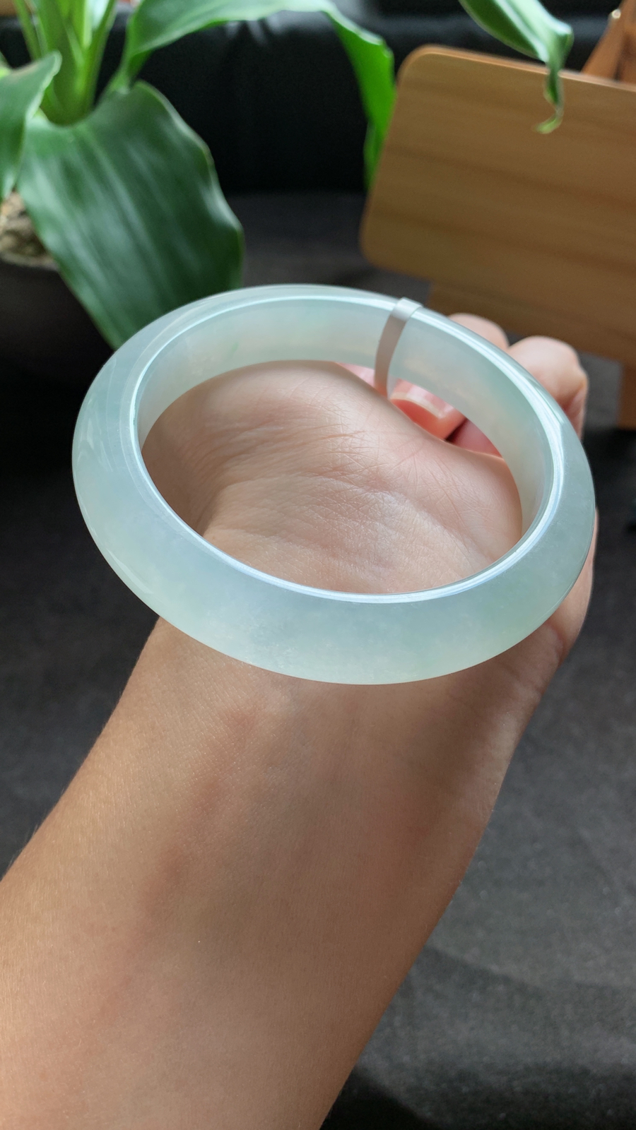 57圈口 天然A货翡翠手镯 水润细腻 种水好