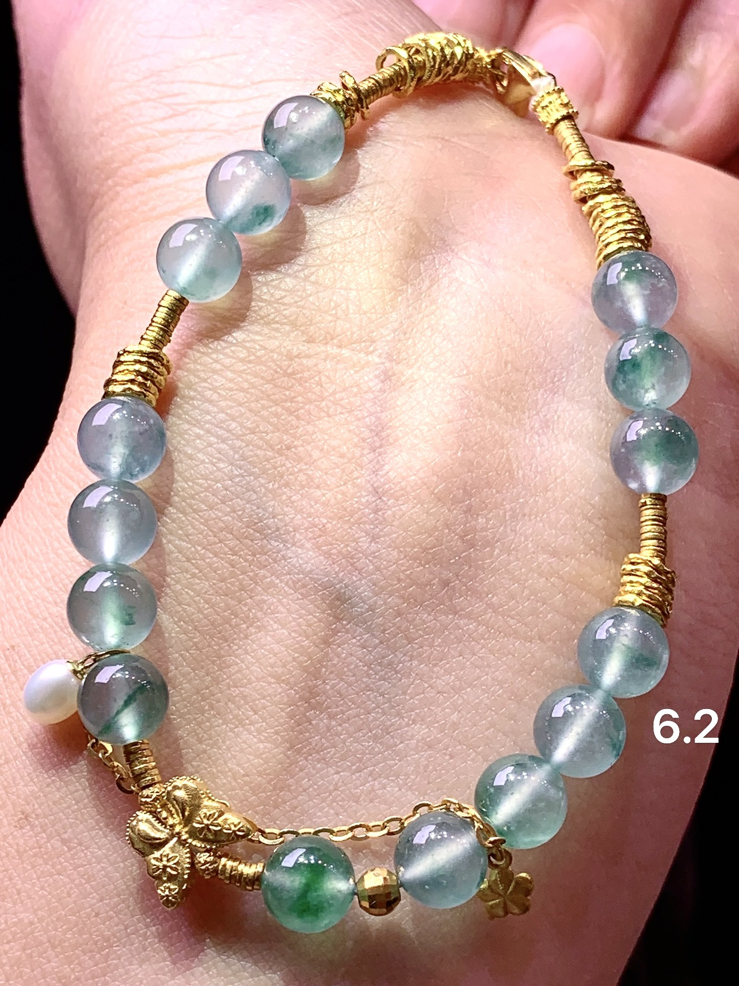 18k金镶嵌冰飘绿圆珠手链 玉质细腻 色泽艳丽清新 水润亮眼 整体尺寸6.2m5