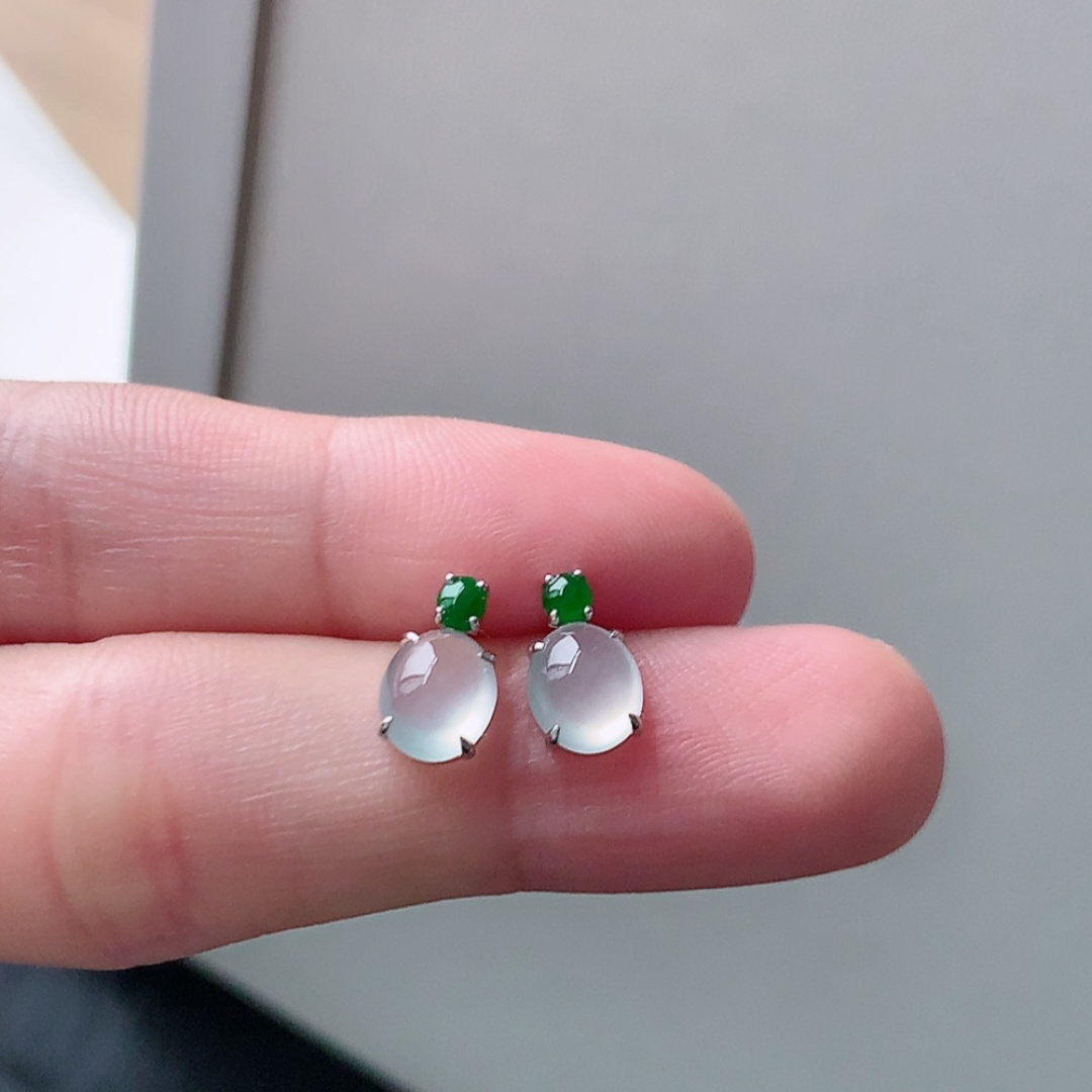 高冰耳钉，种水好，冰润通透，上耳优雅大方，货号107427，6.6/5.9/2.4