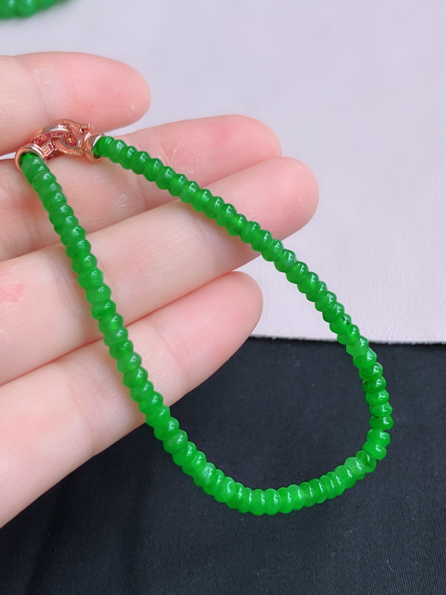 ️，翠绿手链，色美清爽，尺寸4，自然光实拍