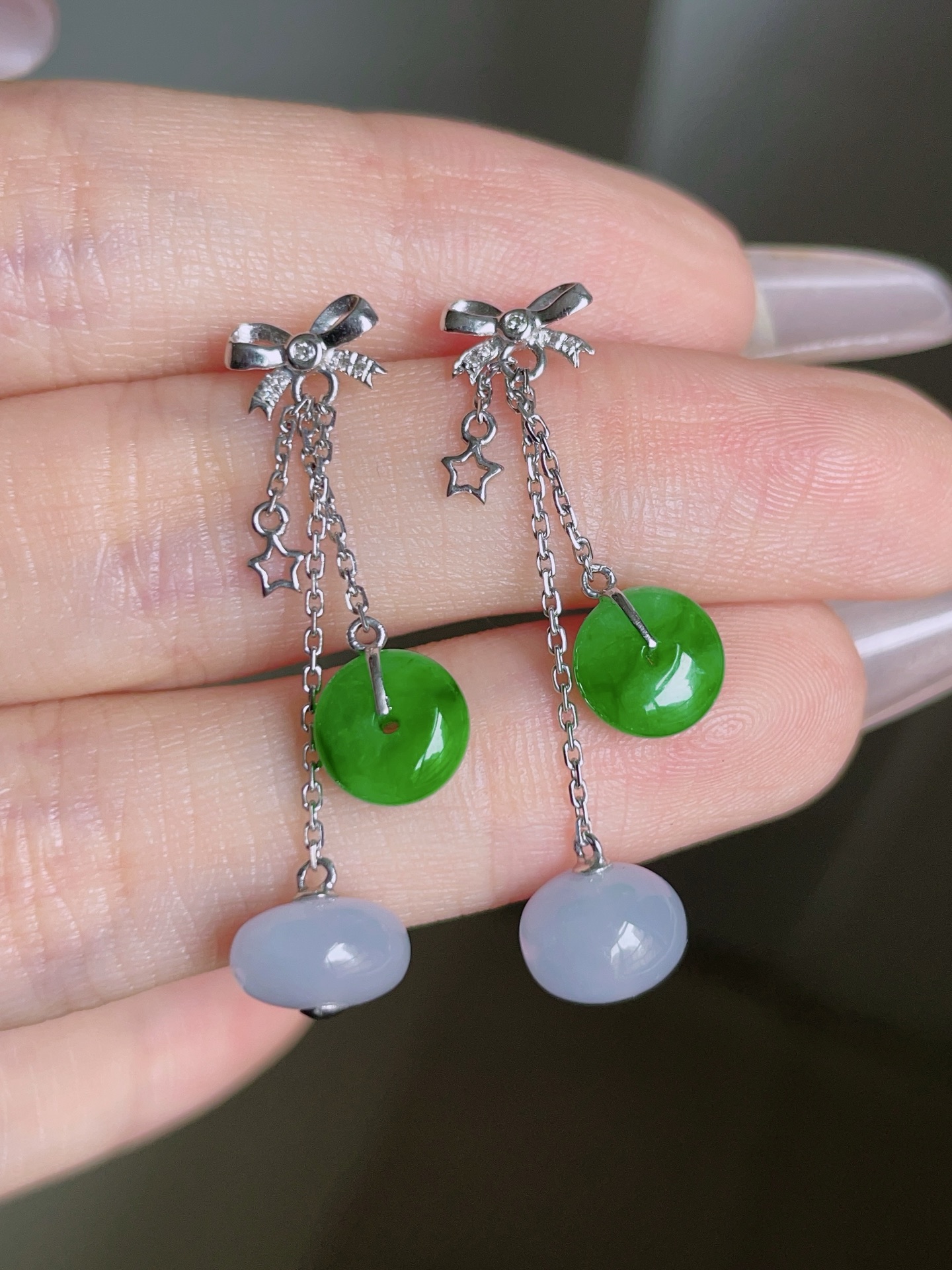 ️ 冰双彩耳坠，色泽鲜艳，种老水润，18k金镶嵌 32.7，裸石 8.4/4.7