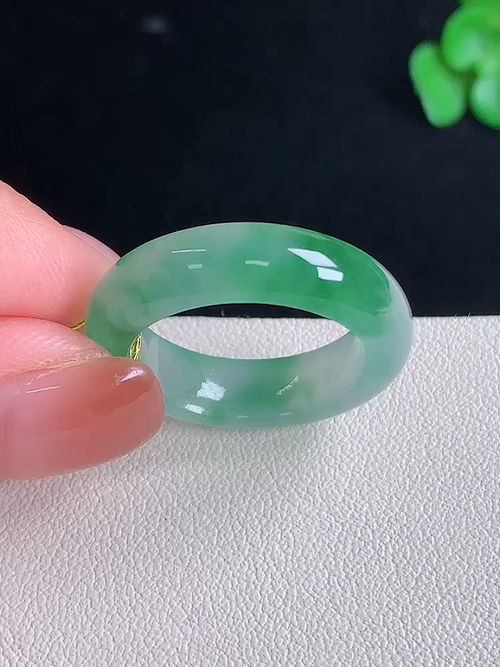 ，冰种飘花指环，无裂，尺寸17.3/5.9/3.8，15号，№;y263789 23