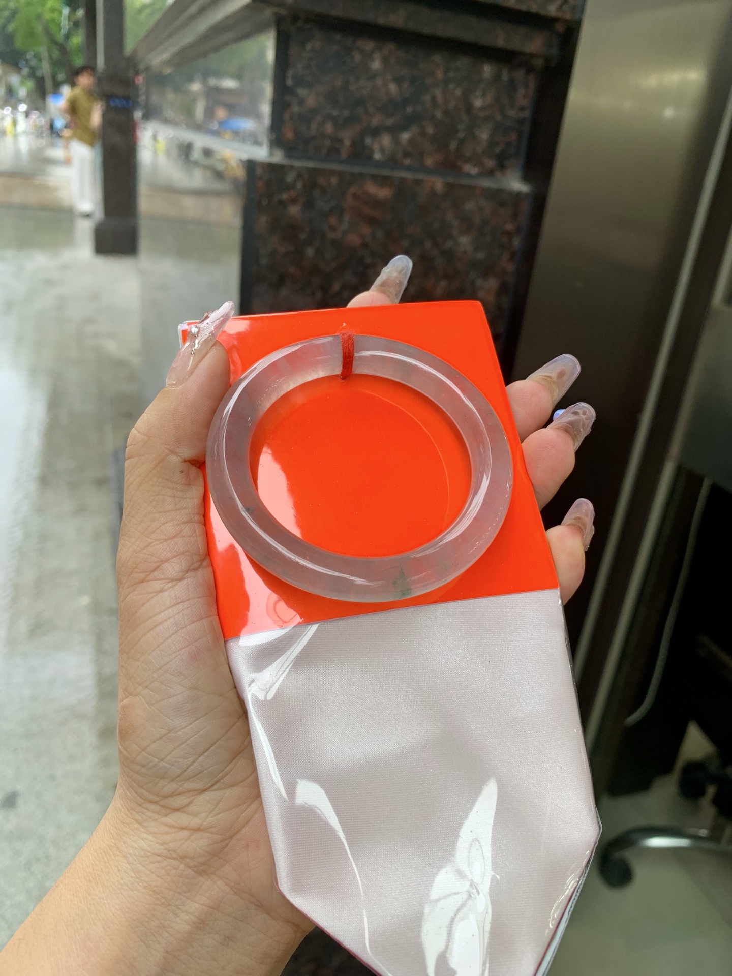 冰飘花圆条，50.9-9-9.1，0429-N582，底妆冰透起光，几抹小碎花清新甜美，上手灵动飘逸。光线不足，拍不出来，无裂