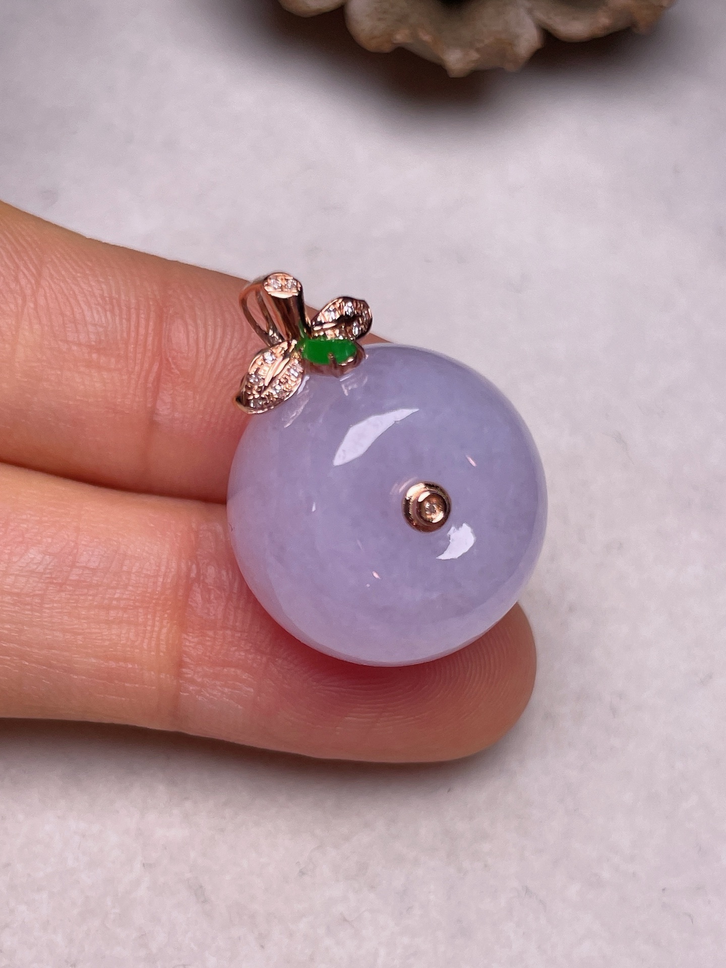 ️，18k金镶平安扣，冰糯种满紫，无裂，一手货源裸石尺寸18.5/14.8长24