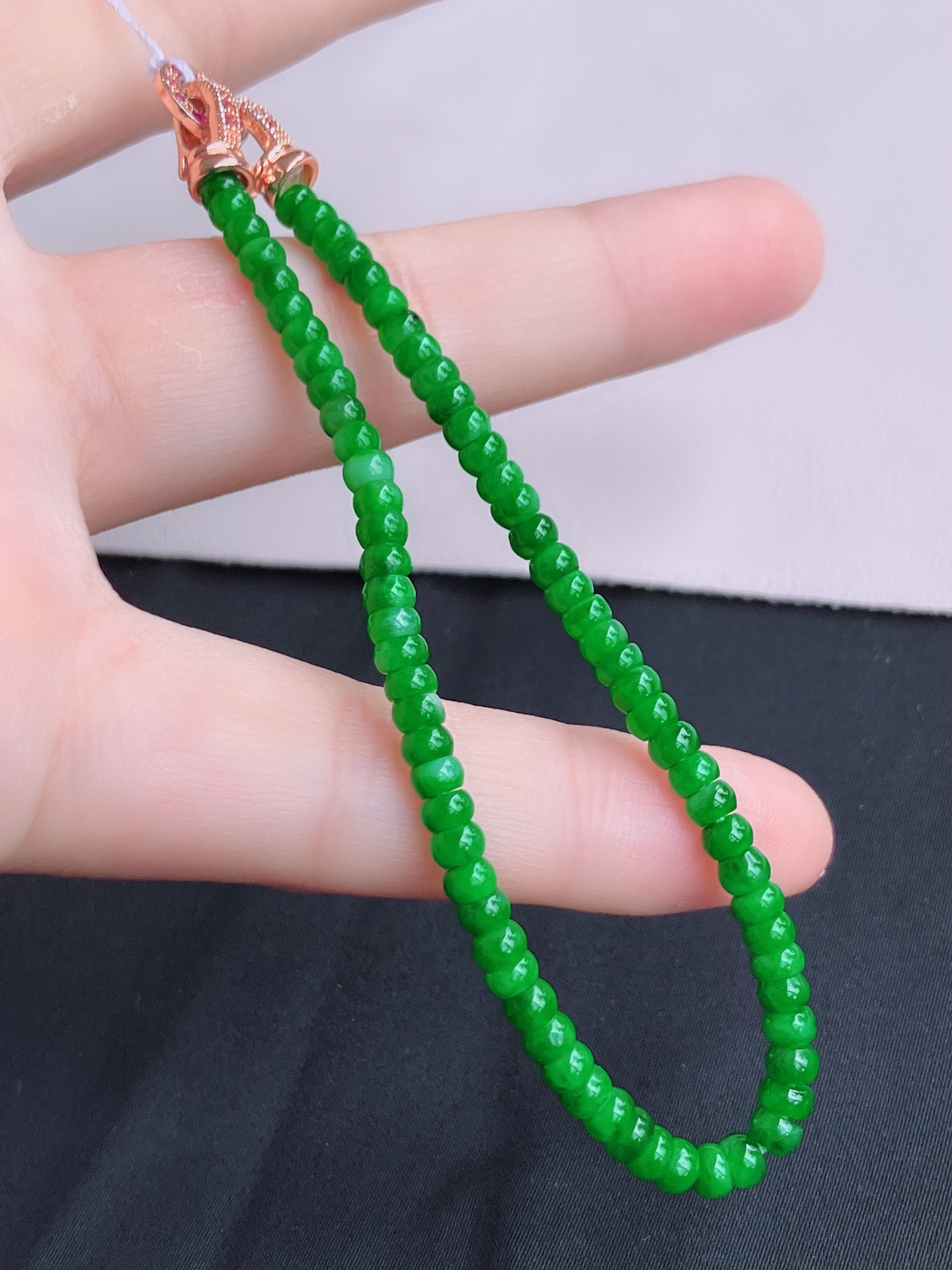 ️翠绿手链，色美清爽，尺寸4，自然光实拍