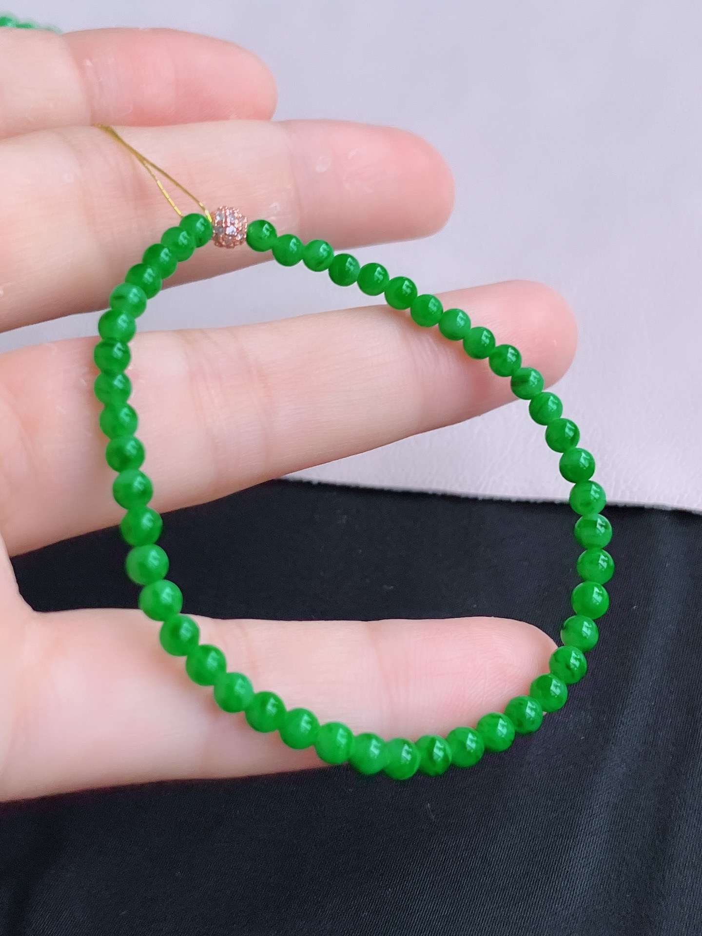 ️，翠绿手链，色美清爽，尺寸4，自然光实拍