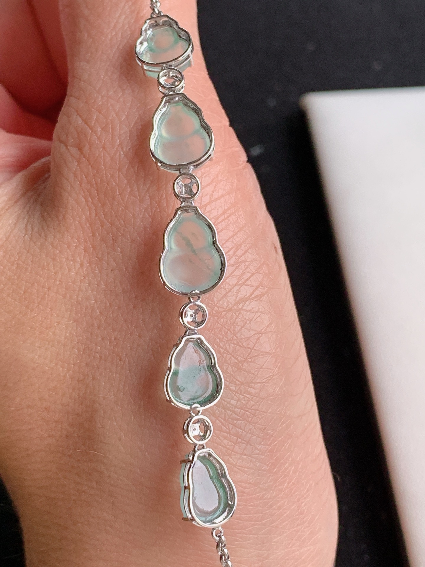 ️，18k镶嵌冰飘花葫芦手链，尺寸：7.8/4.6