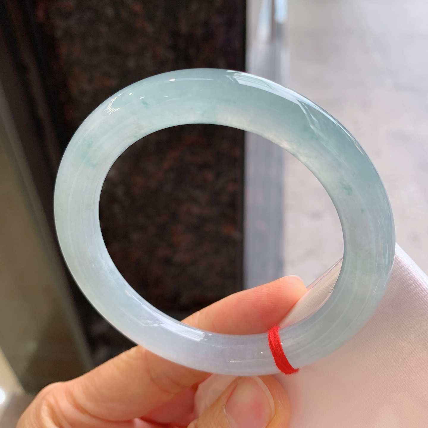 圆条冰晴飘花，无裂，尺寸：58/10/10.4，冰润