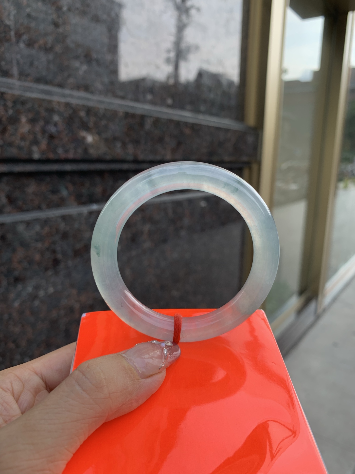 冰飘花圆条，50.9-9-9.1，0429-N582，底妆冰透起光，几抹小碎花清新甜美，上手灵动飘逸。光线不足，拍不出来，无裂