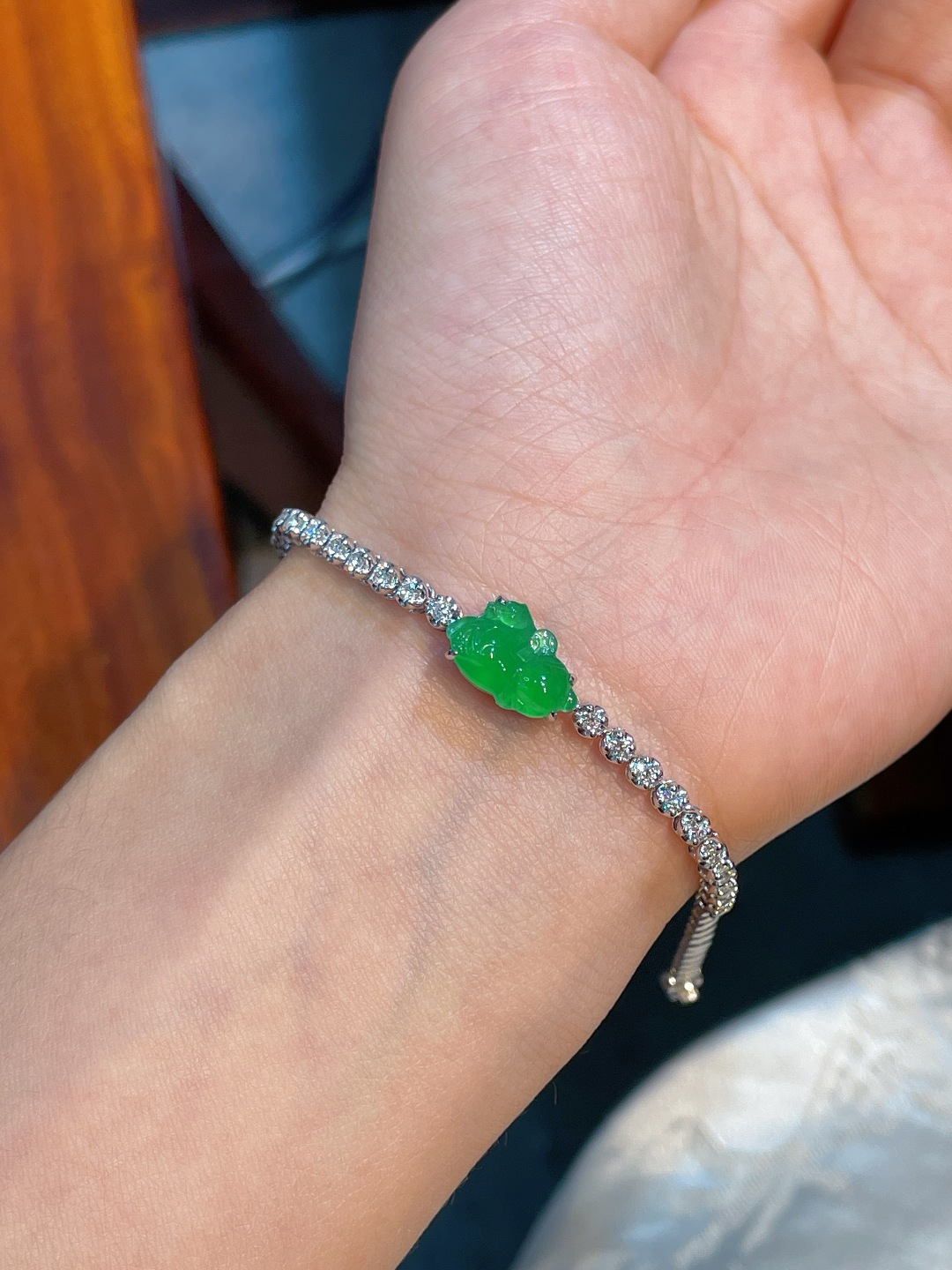 阳绿手链，，18k金镶嵌，强烈推荐，13/8.4/2.8