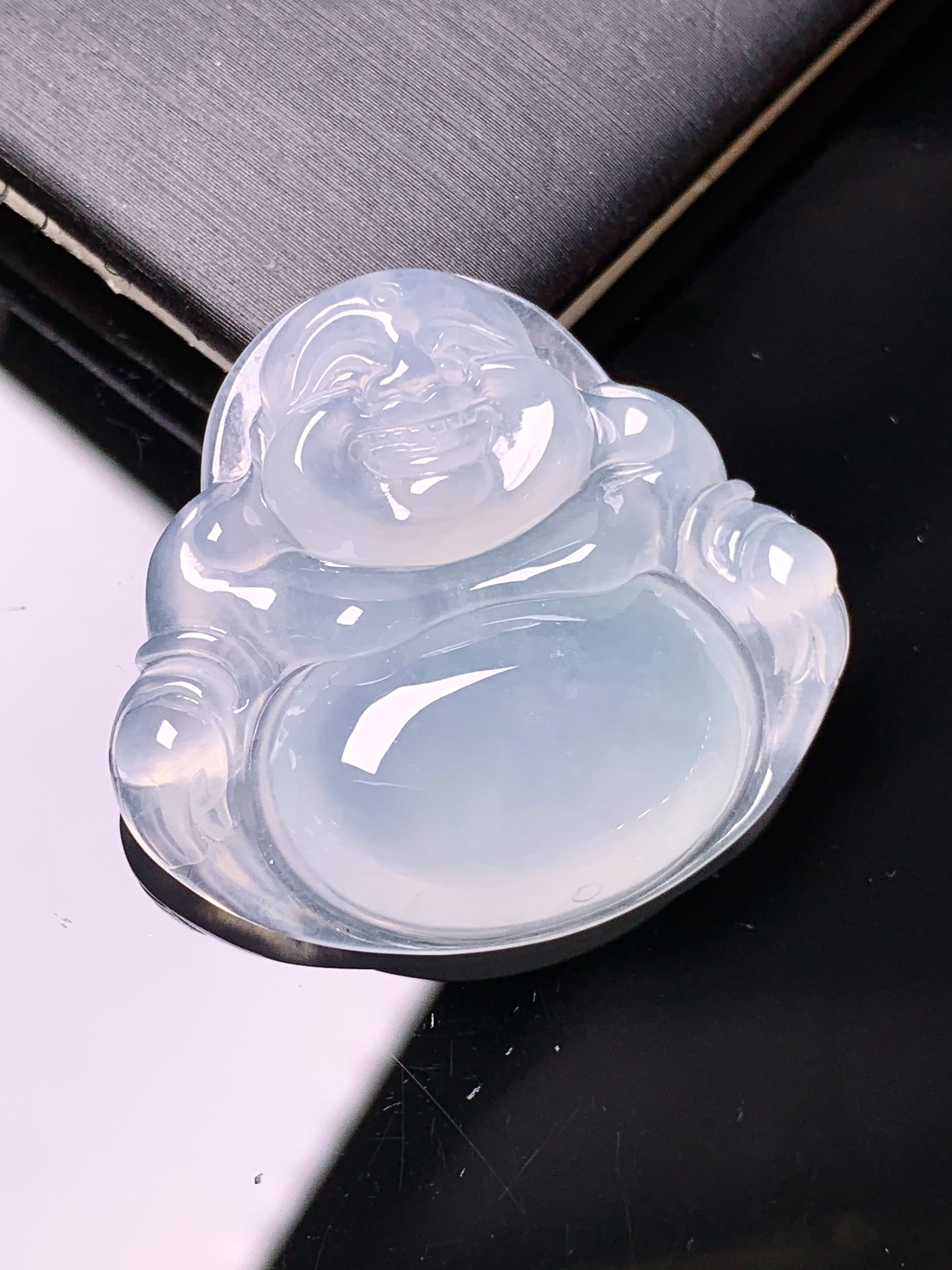 冰种佛公吊坠  玉质细腻 色泽艳丽清新 水润亮眼 整体尺寸29.5*32*6.2x1