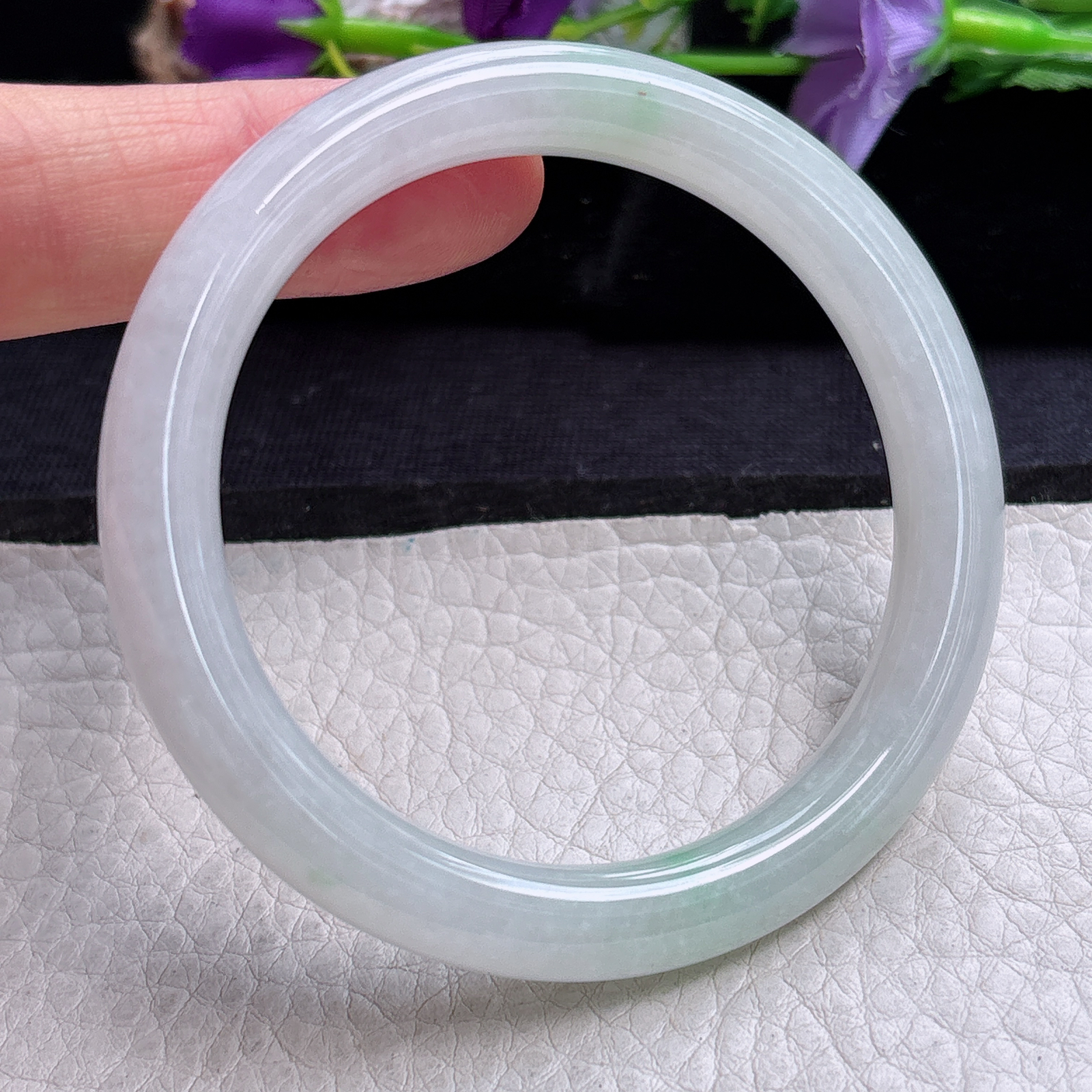 n小圈口52*8叮当镯 缅甸翡翠a货手镯飘绿秀气圆条美人镯