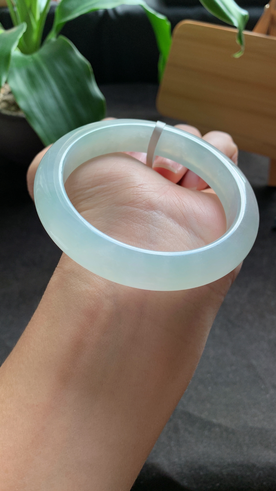 57圈口 天然A货翡翠手镯 水润细腻 种水好