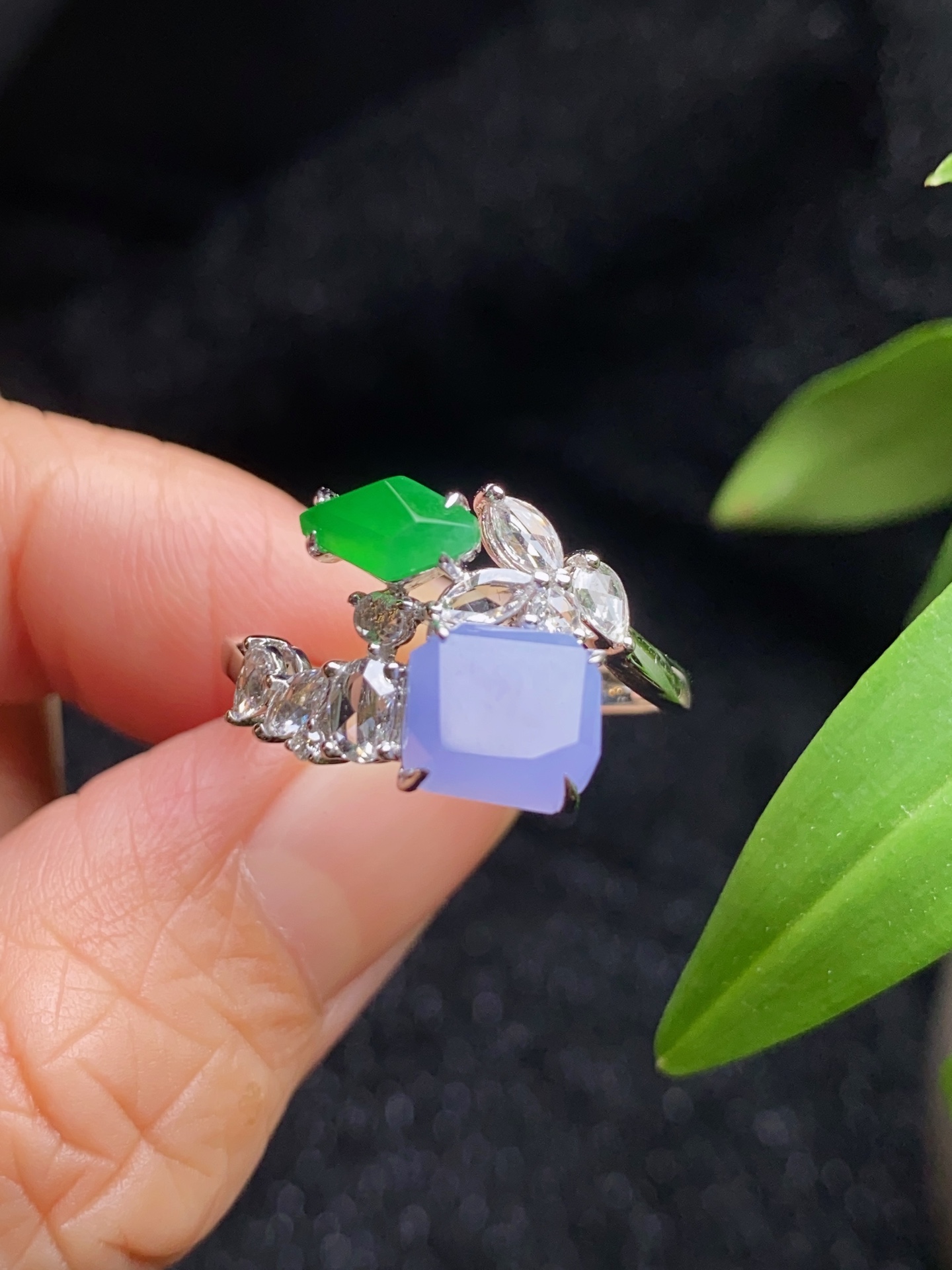 ️，紫罗兰，精美戒，18k金镶：12.3*11.4*5.4，裸石：7.2*6.5*3.5，圈口：1