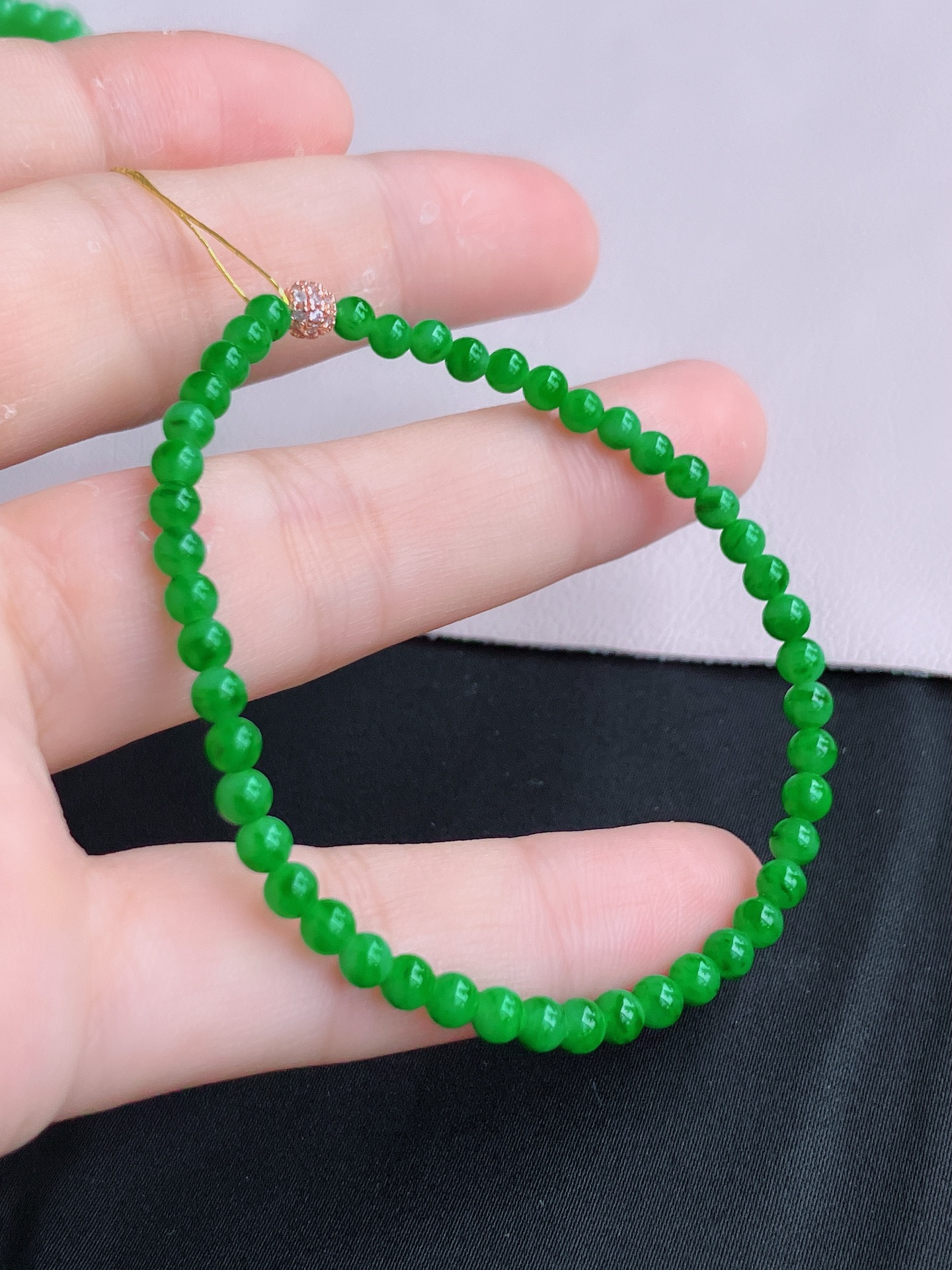 ️，翠绿手链，色美清爽，尺寸4，自然光实拍