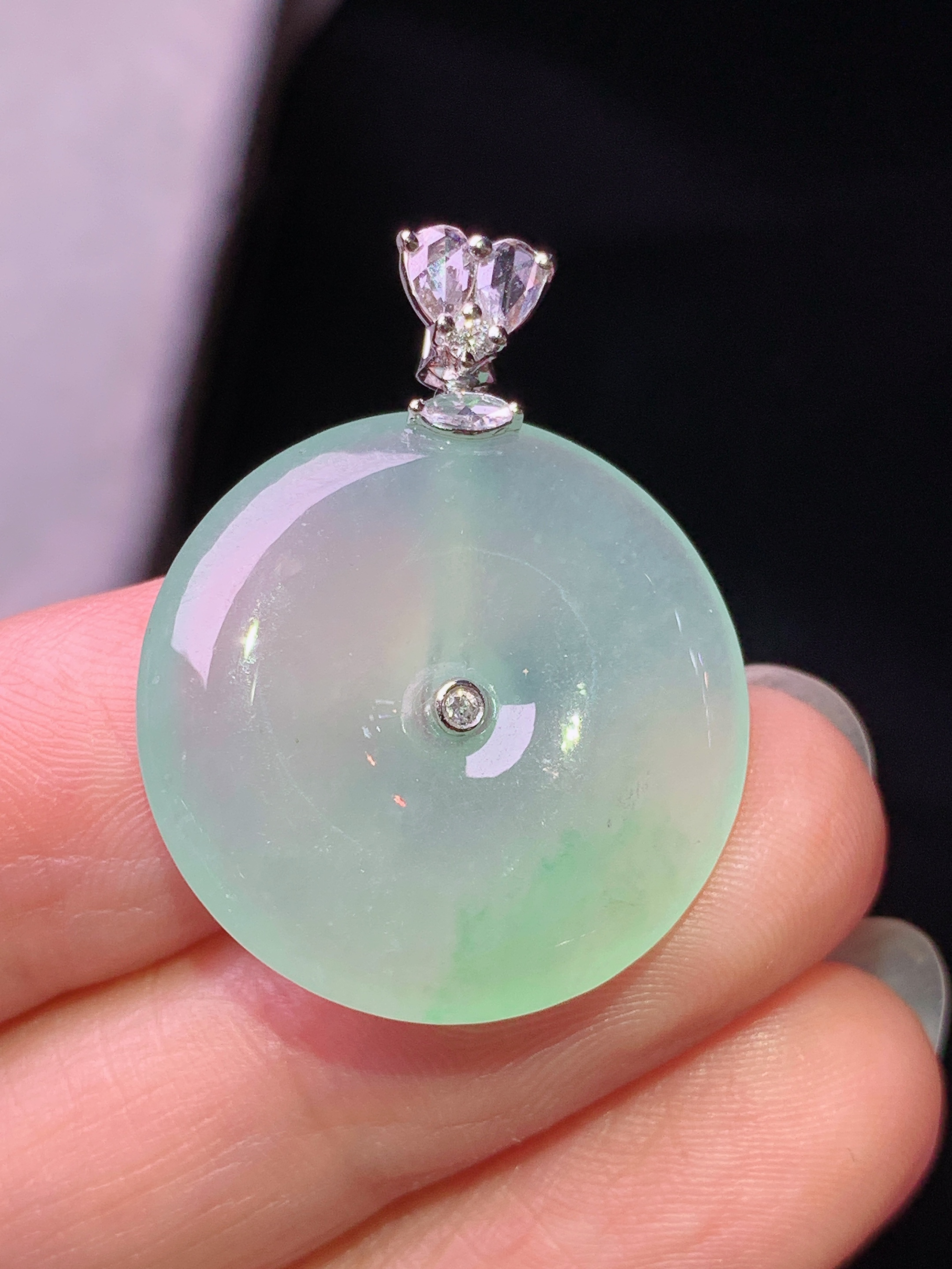 18k金钻镶嵌冰种平安扣吊坠 玉质细腻 色泽艳丽清新 水润亮眼 整体尺寸29.2*22.6*4.6g2