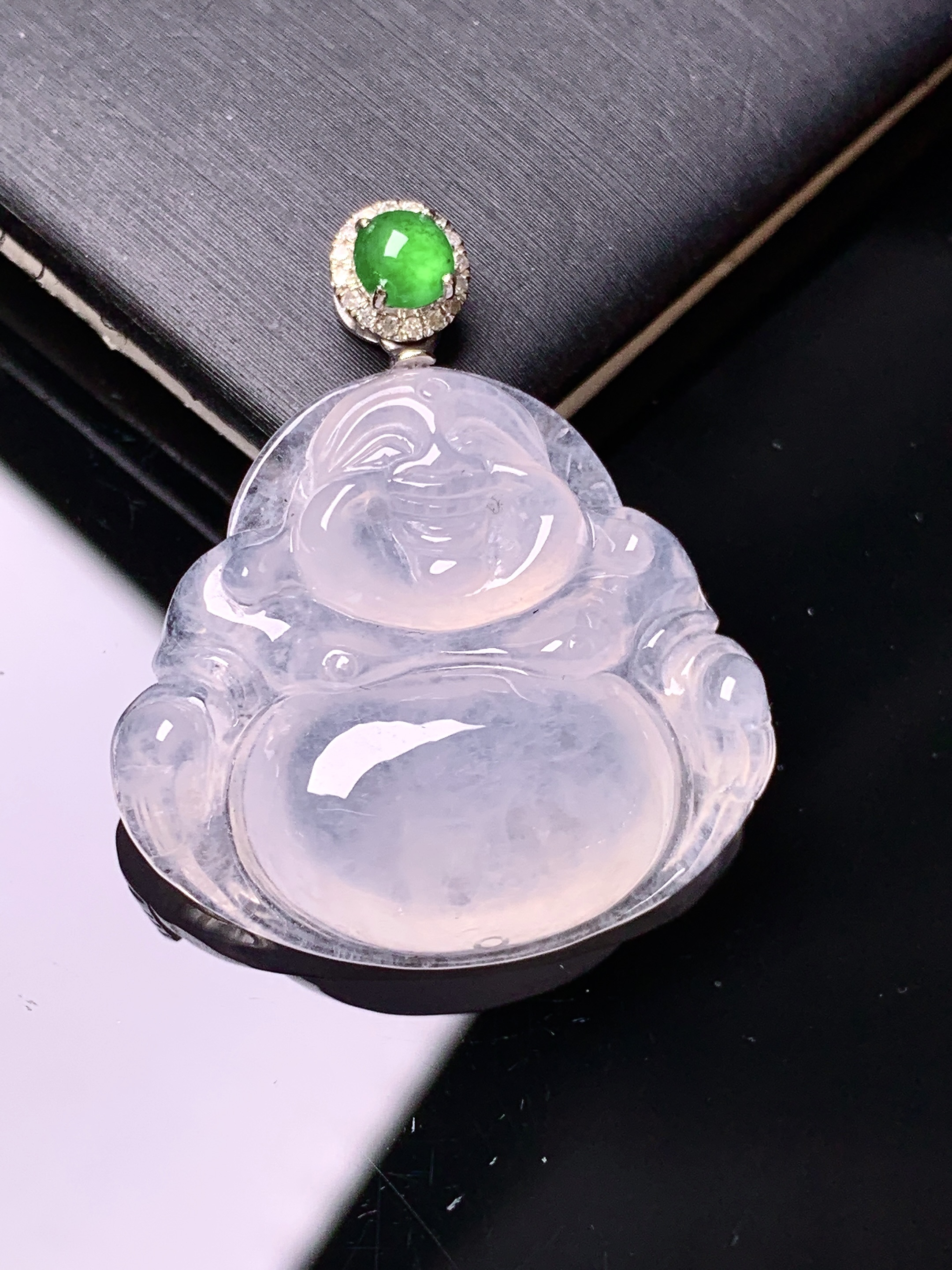 18k金钻镶嵌冰种佛公吊坠 玉质细腻 色泽艳丽清新 水润亮眼 整体尺寸31.6*27*6yz