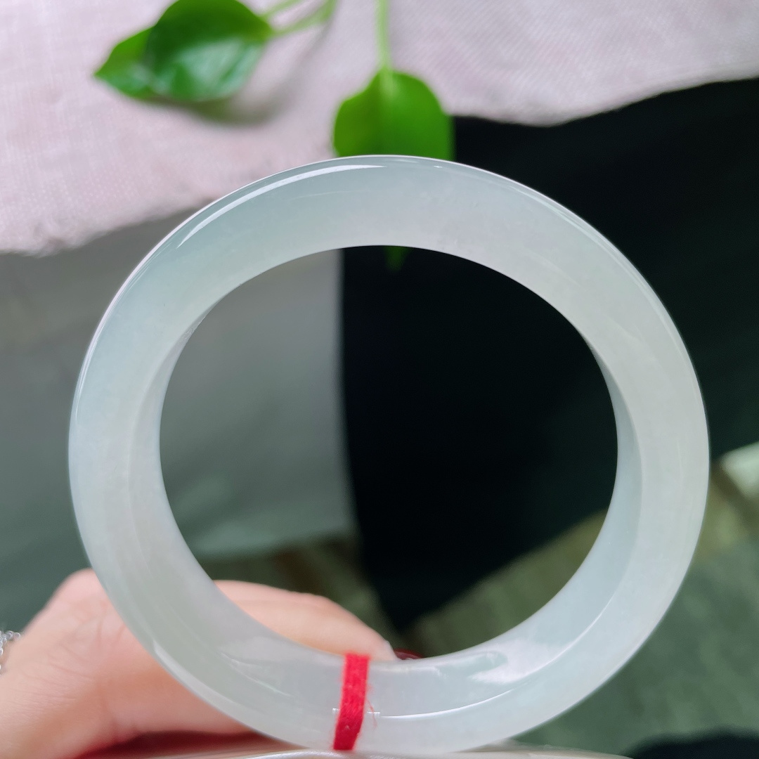 54/11.9/8.3，白月光正圈，寒光四射，清冷，是年少的惊鸿，也是余生的风声。无裂，ss49526a