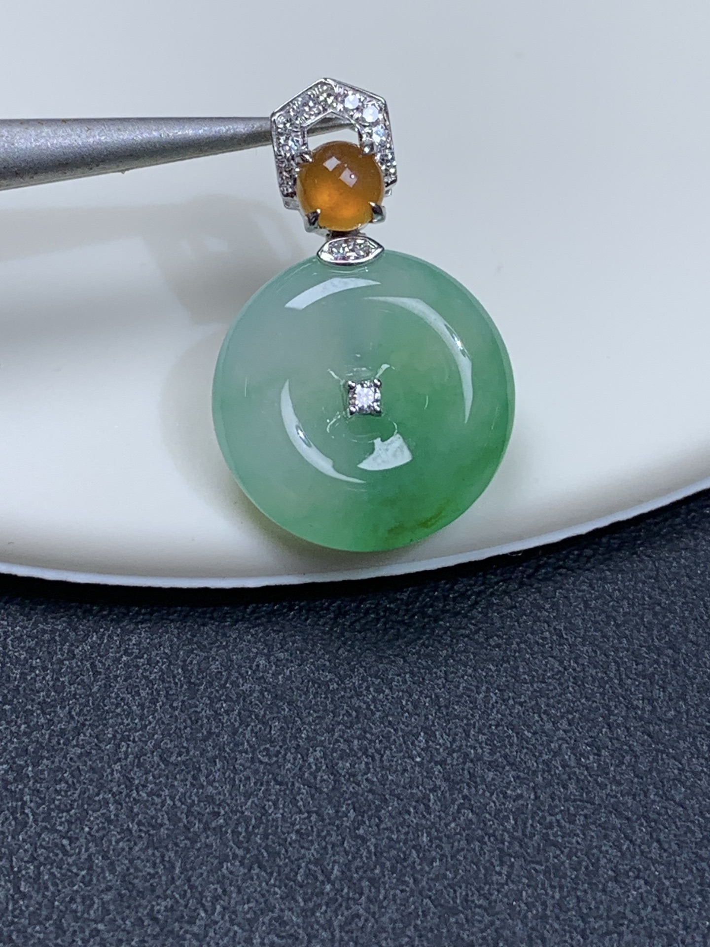 18k金镶嵌冰绿起光平安扣吊坠22/14.2/4.3