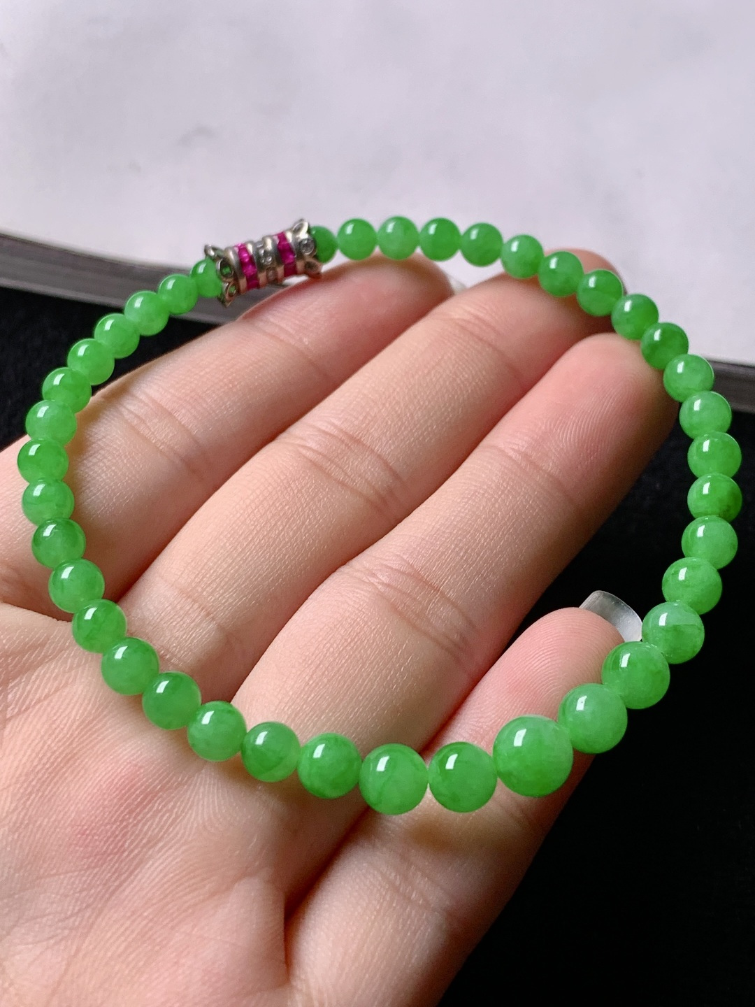 ️冰绿手链，色泽浓艳，尺寸3.7/6.5共39颗