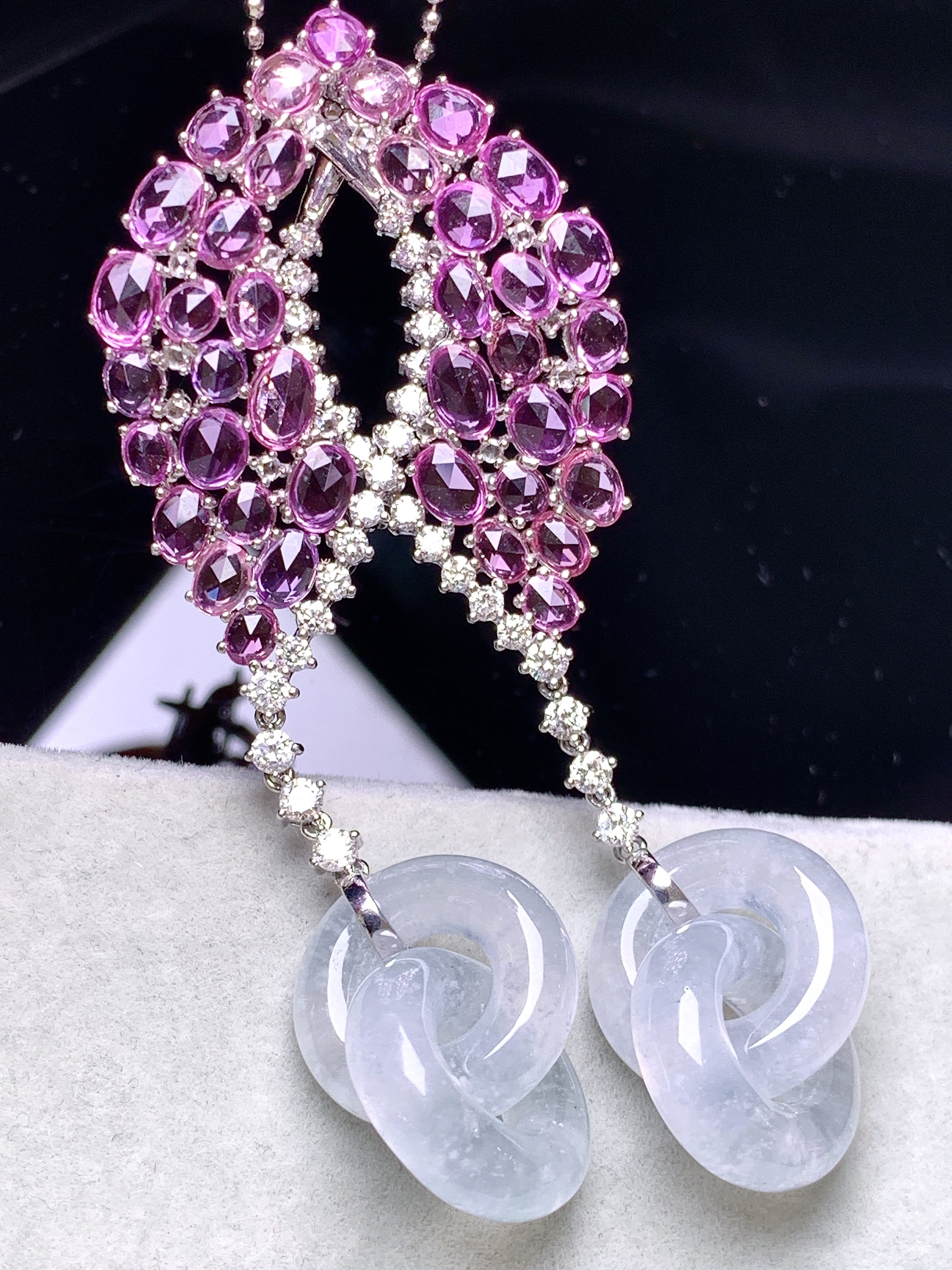 18k金钻粉宝石镶嵌冰种环环相扣耳坠 玉质细腻 色泽艳丽清新 水润亮眼 整体尺寸69*15*4.8m5