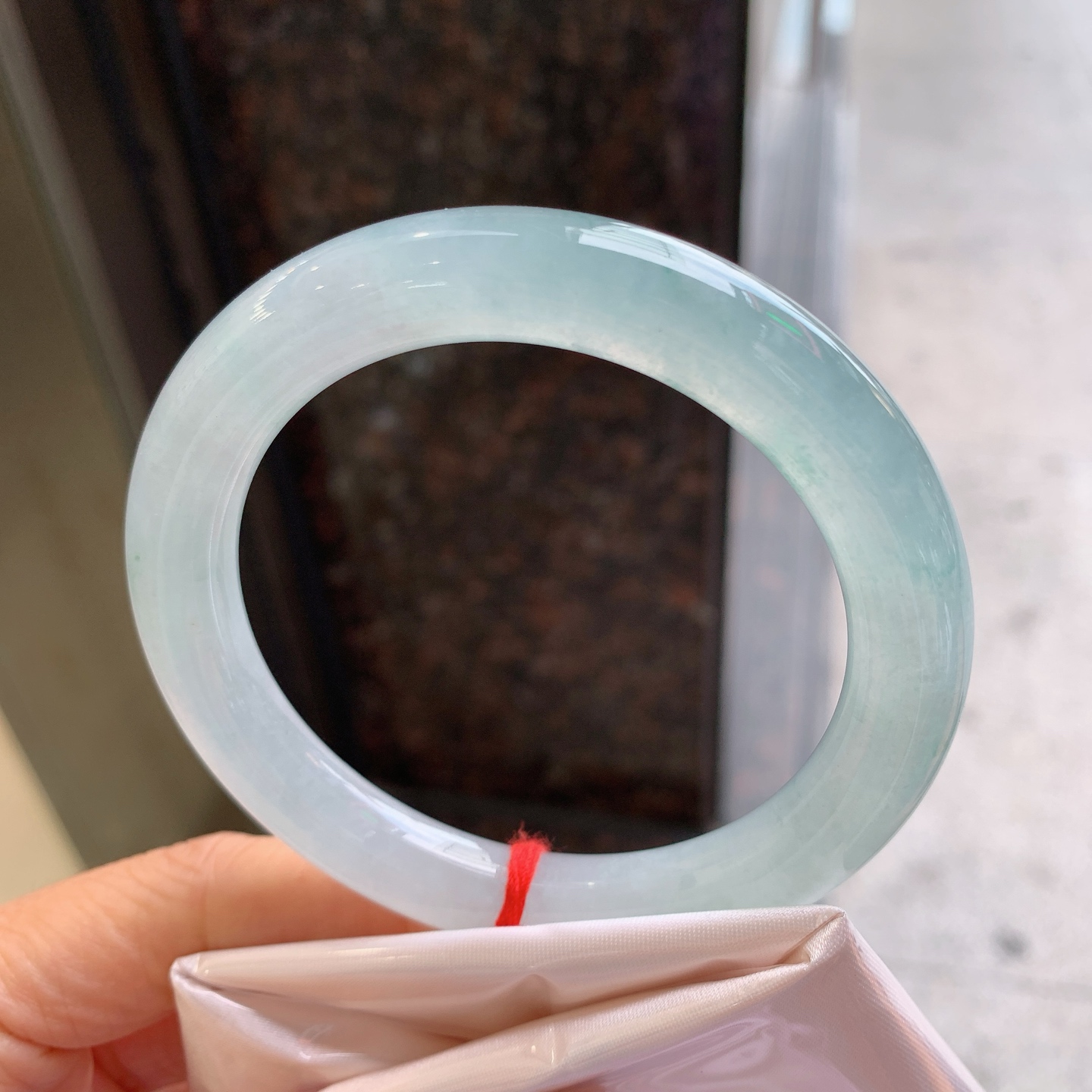 圆条冰晴飘花，无裂，尺寸：58/10/10.4，冰润