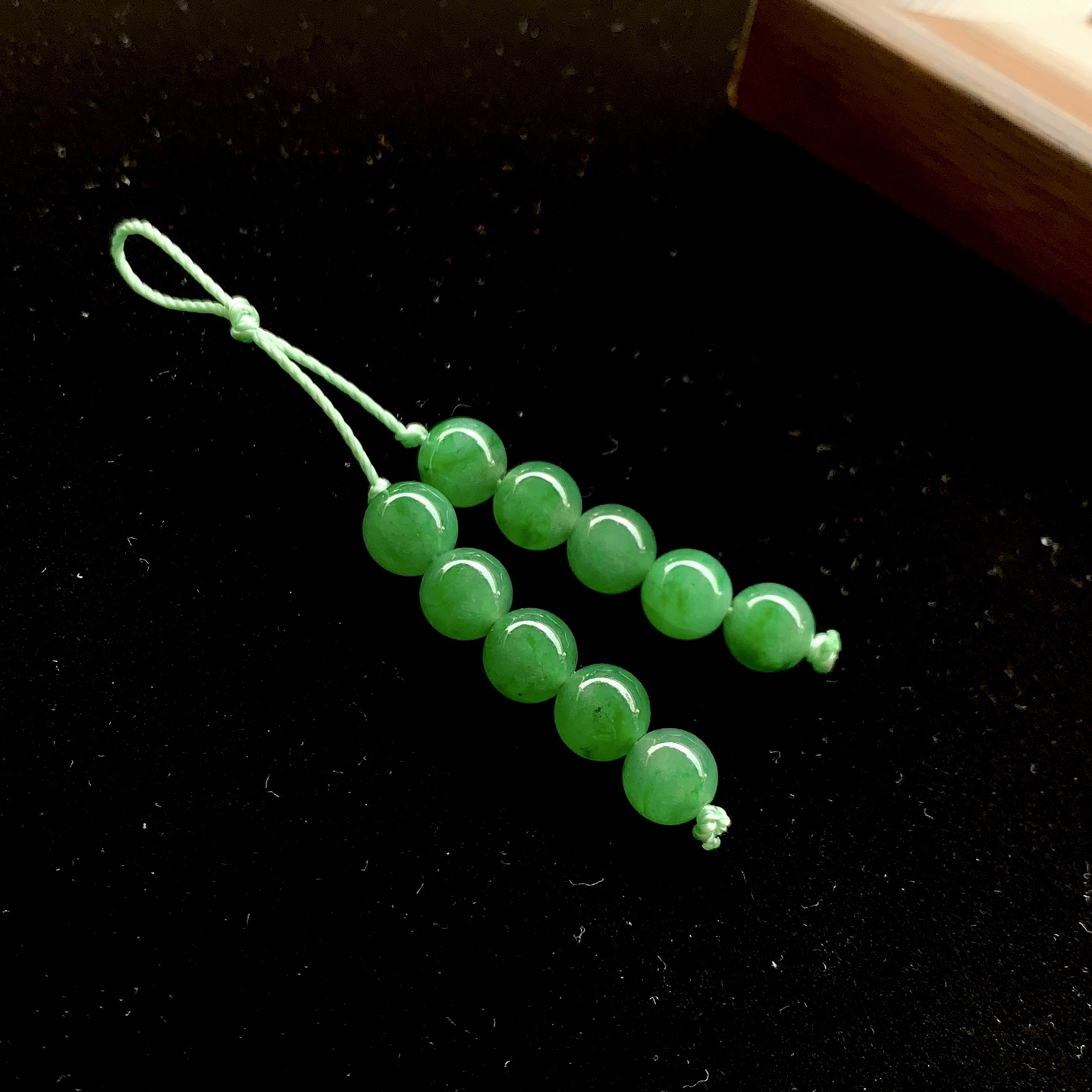 ️ 冰绿珠一手，颜色鲜阳，尺寸8.1/7.8共10颗