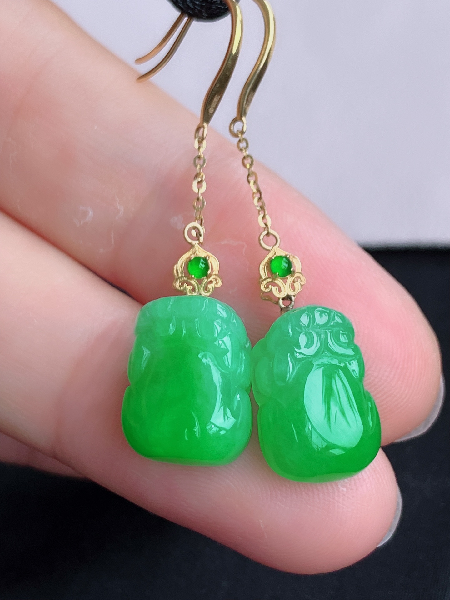 ️翠绿貔貅耳环，简约时尚，尺寸44/14.8/9，自然光实拍