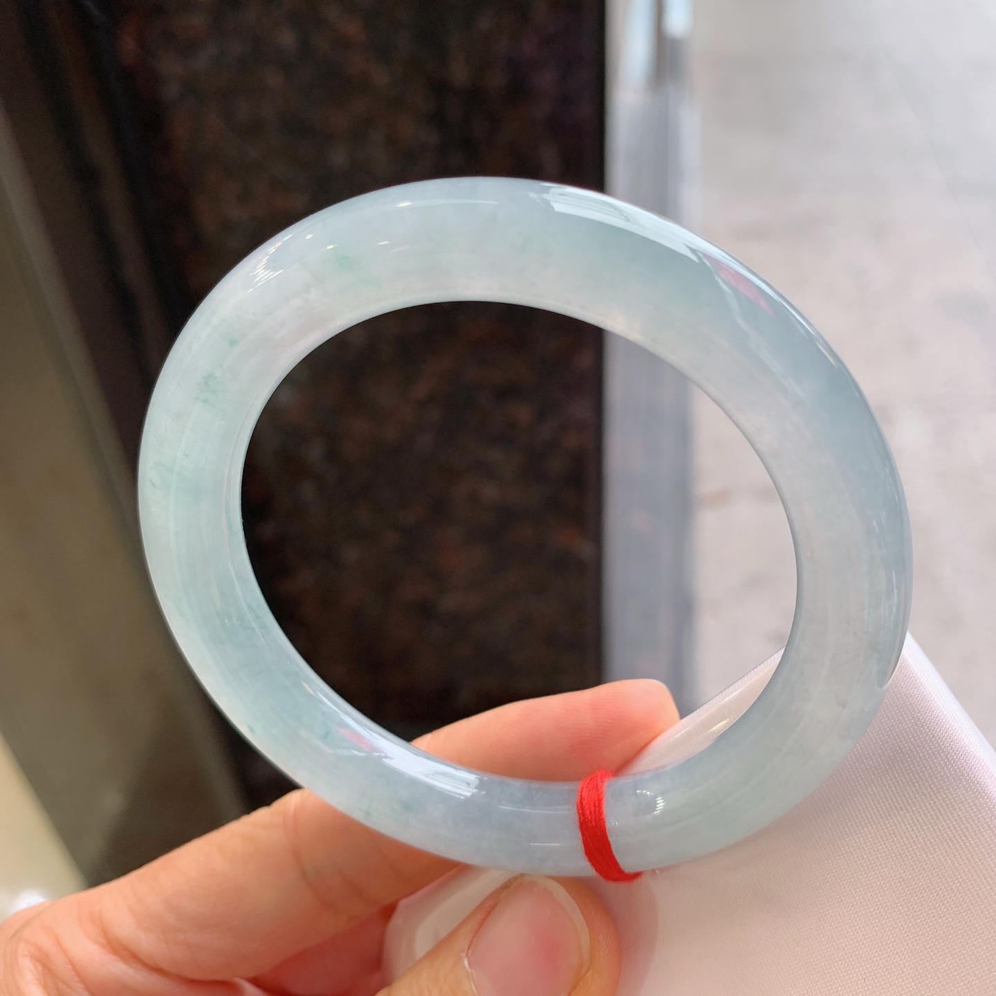 圆条冰晴飘花，无裂，尺寸：58/10/10.4，冰润