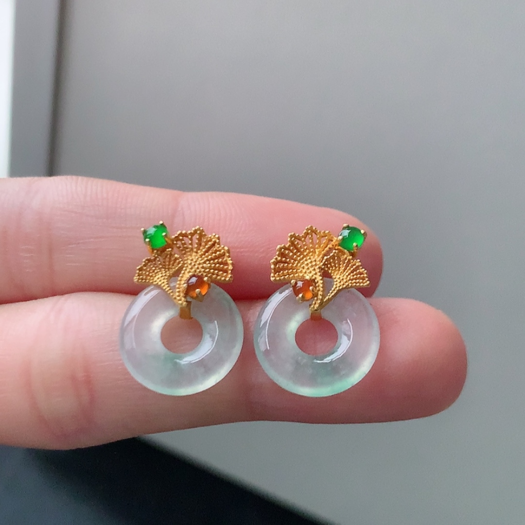 高冰飘花甜甜圈耳钉，种水好，冰润通透，上耳优雅迷人，货号79428，13.1-2.6