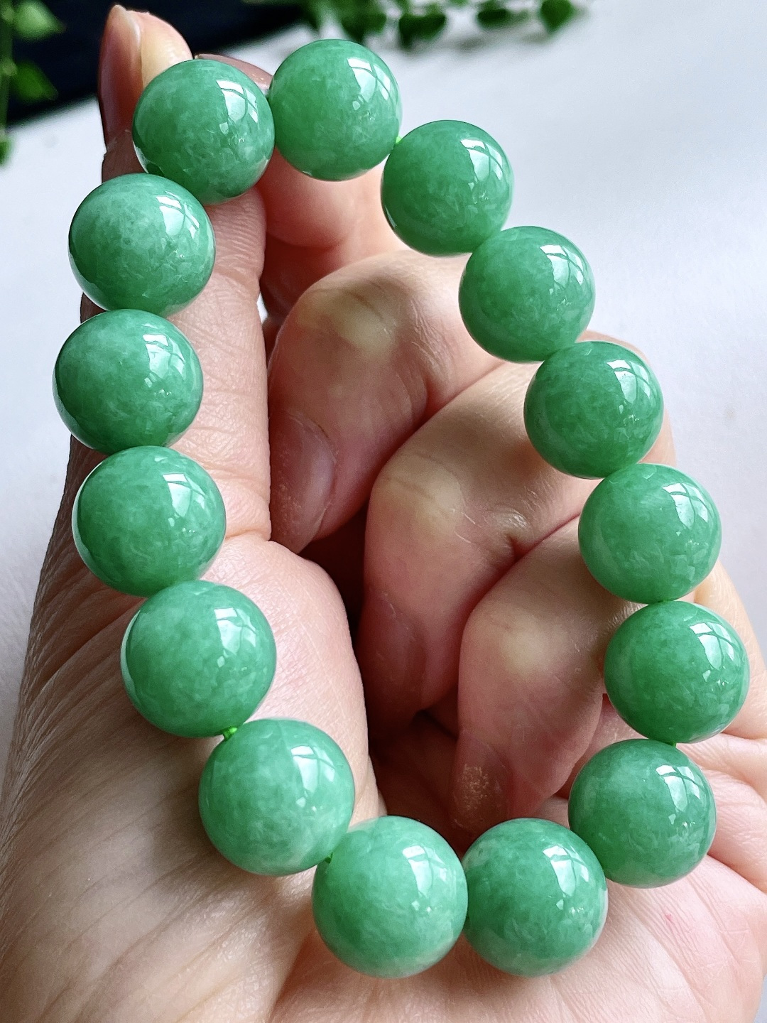 冰晴绿手串圆珠珠子手串，缅甸，性比高，尺寸12.9/12.6，重量56克