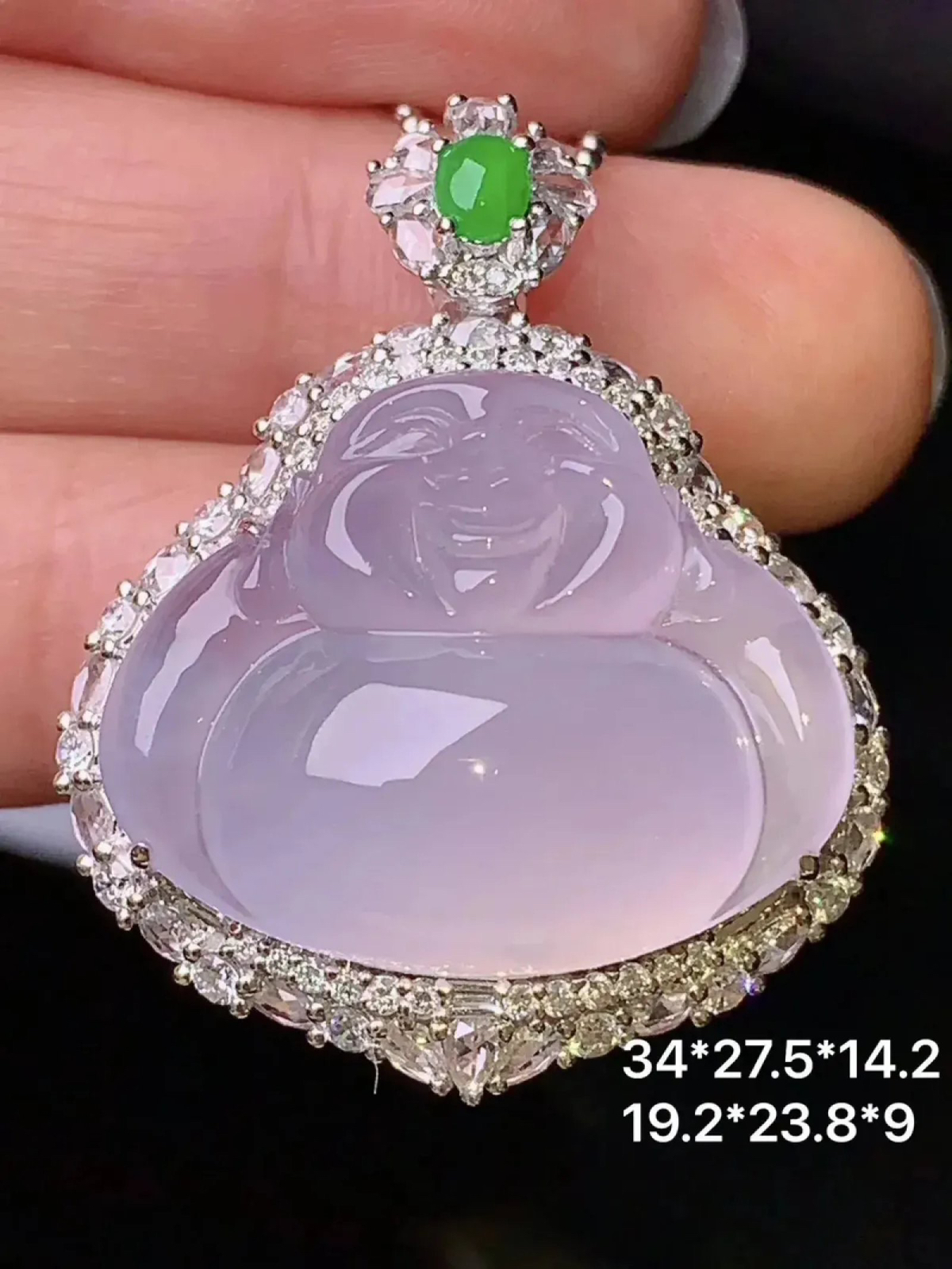 18k金钻镶嵌冰种佛公吊坠 玉质水润细腻 厚装大气清新 整体尺寸34*27.5*14.2 B3