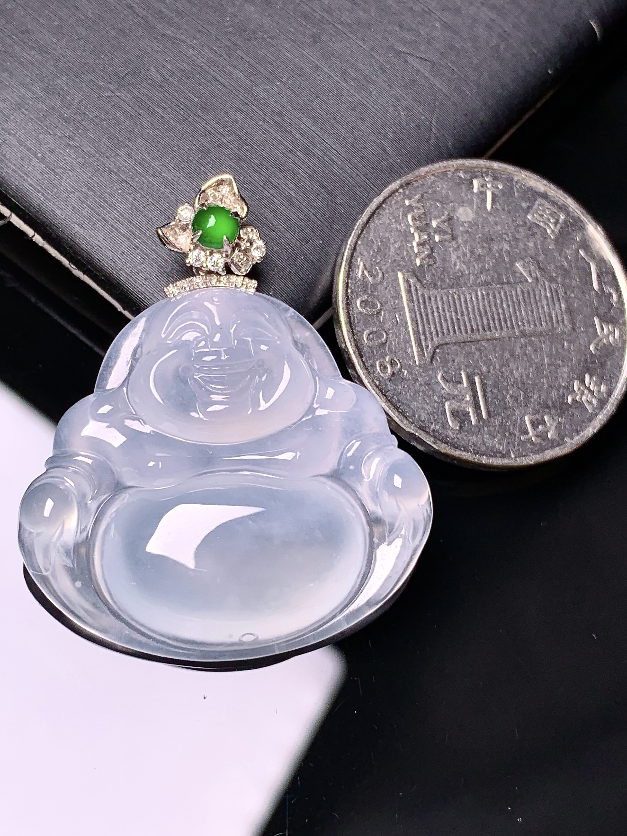 18k金钻镶嵌冰种佛公吊坠 玉质细腻 色泽艳丽清新 水润亮眼 整体尺寸35*29.6*5.6c1