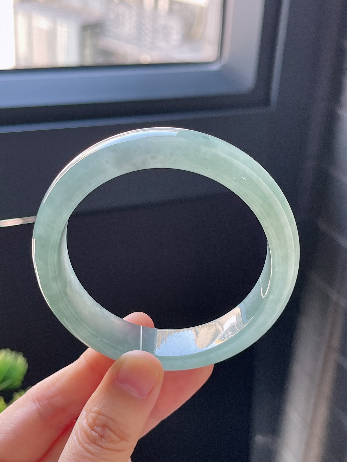 正圈56.9圈口，翡翠冰糯种灰绿色手镯