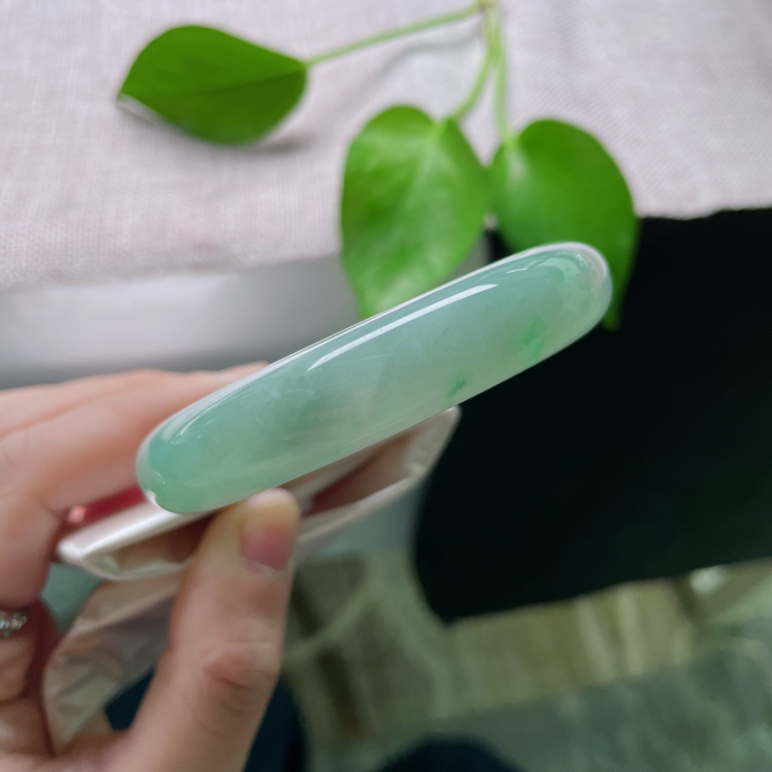 57.6/13.1/8.2飘花正圈，冰润细腻，种老，悠悠岁月，如诗如画，有棉线，ss50227a