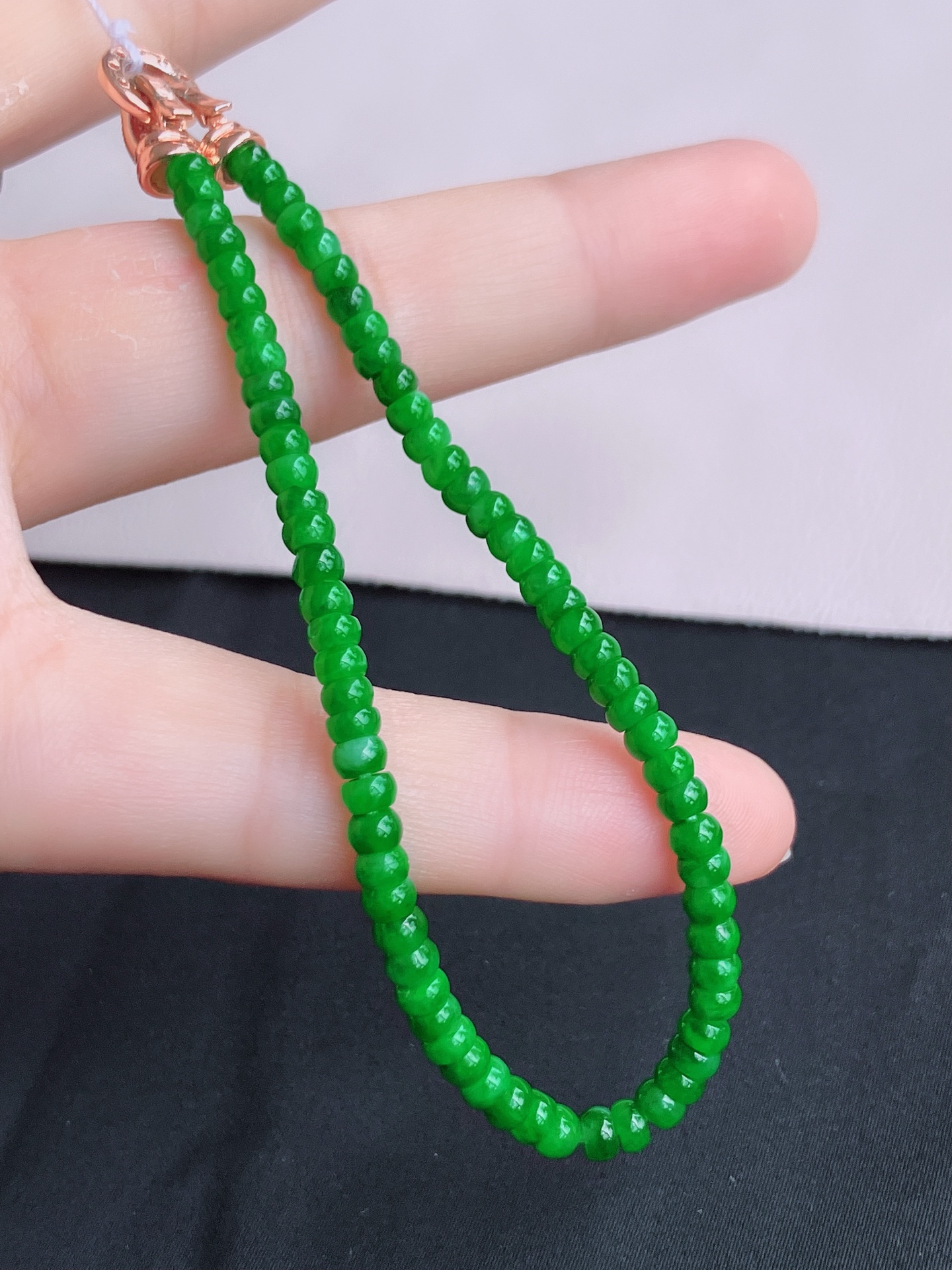 ️翠绿手链，色美清爽，尺寸4，自然光实拍
