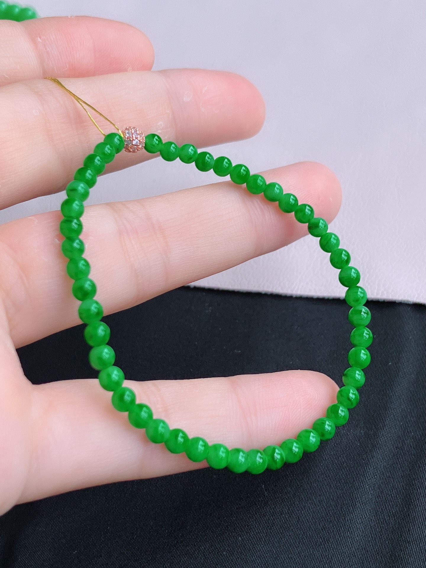 ️，翠绿手链，色美清爽，尺寸4，自然光实拍