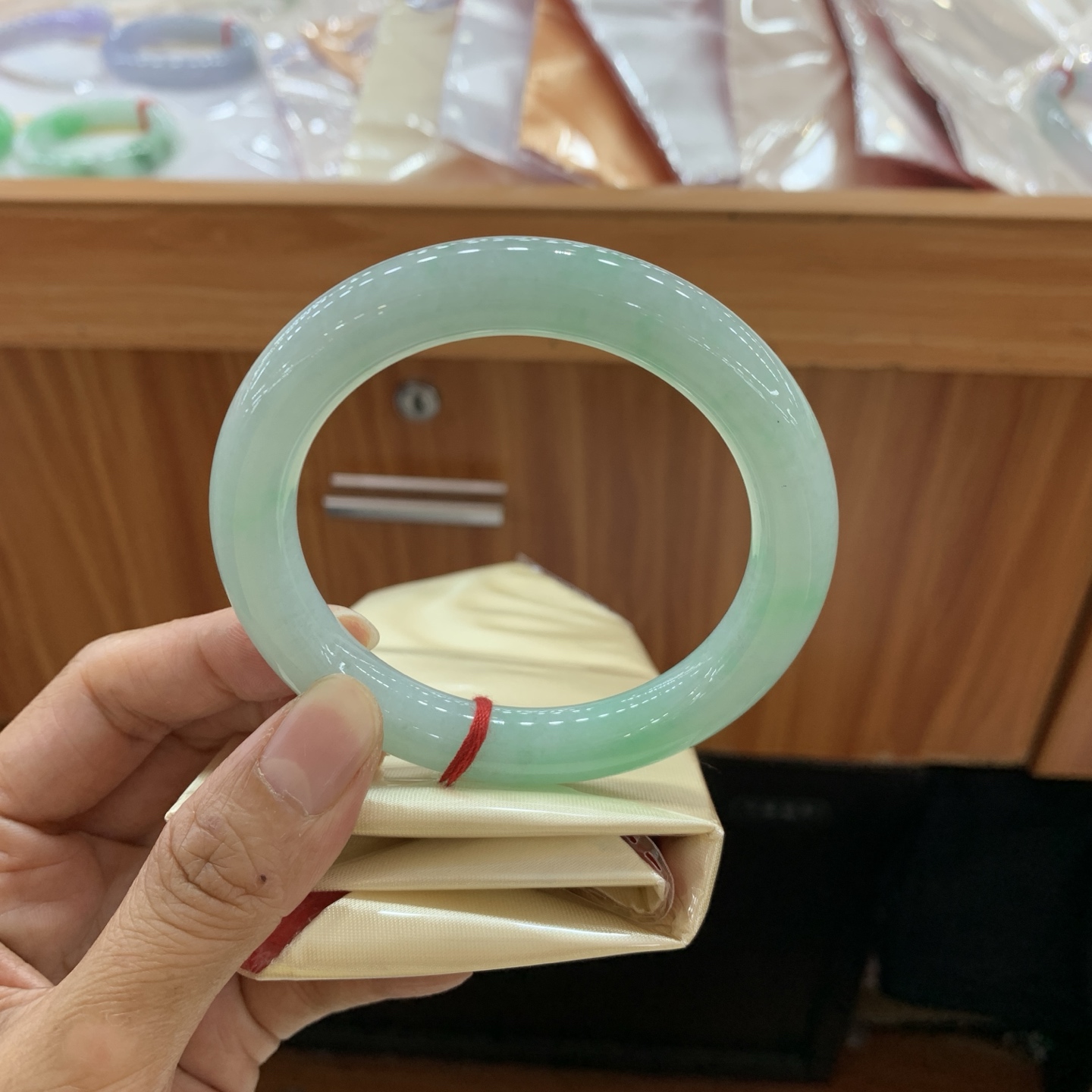 042808FN，满绿圆条翡翠手镯，59-10.5-10.6