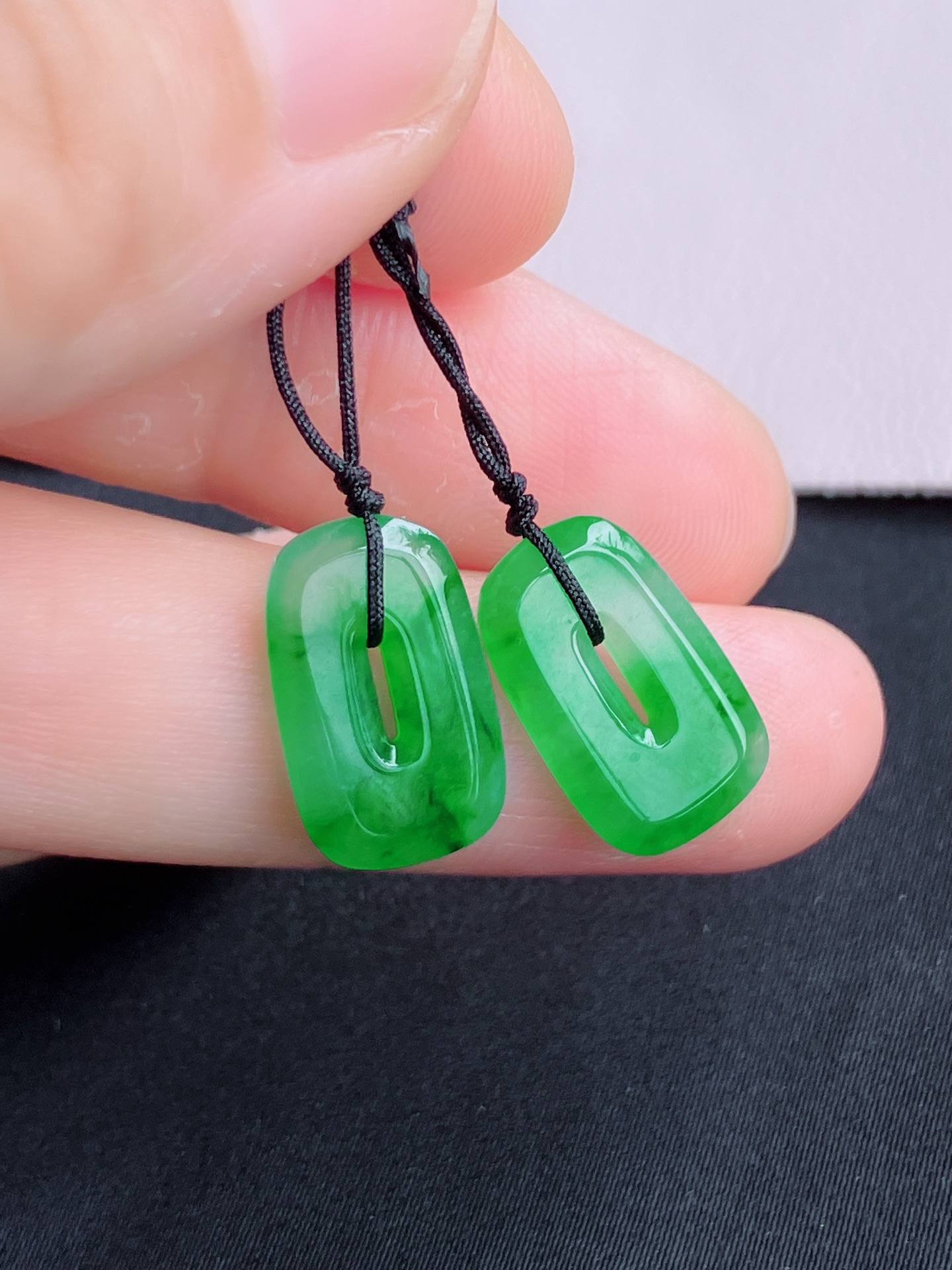 ️，翠绿耳环，简约时尚，尺寸15.8/10/3，自然光实拍